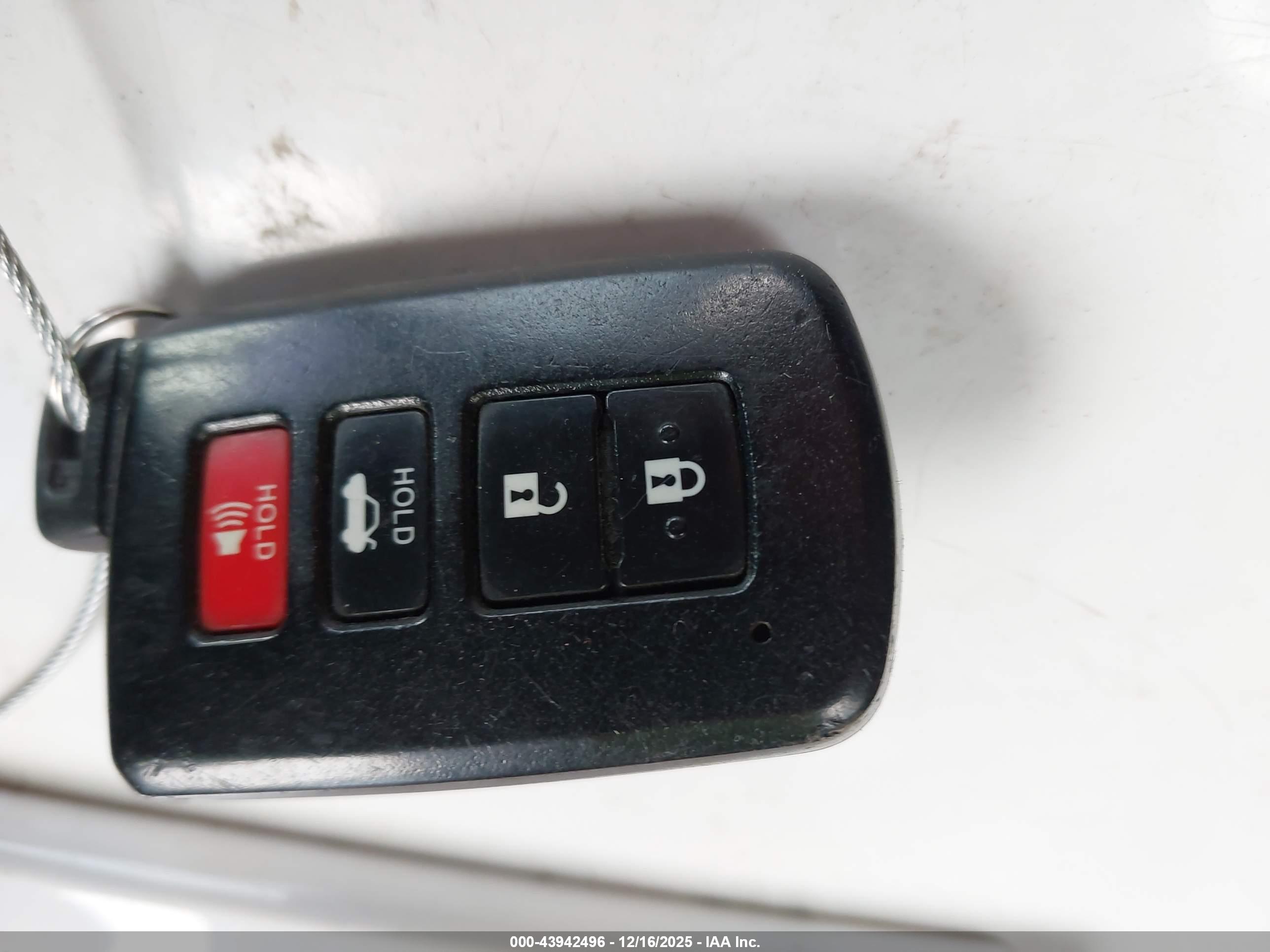 TOYOTA COROLLA image 11