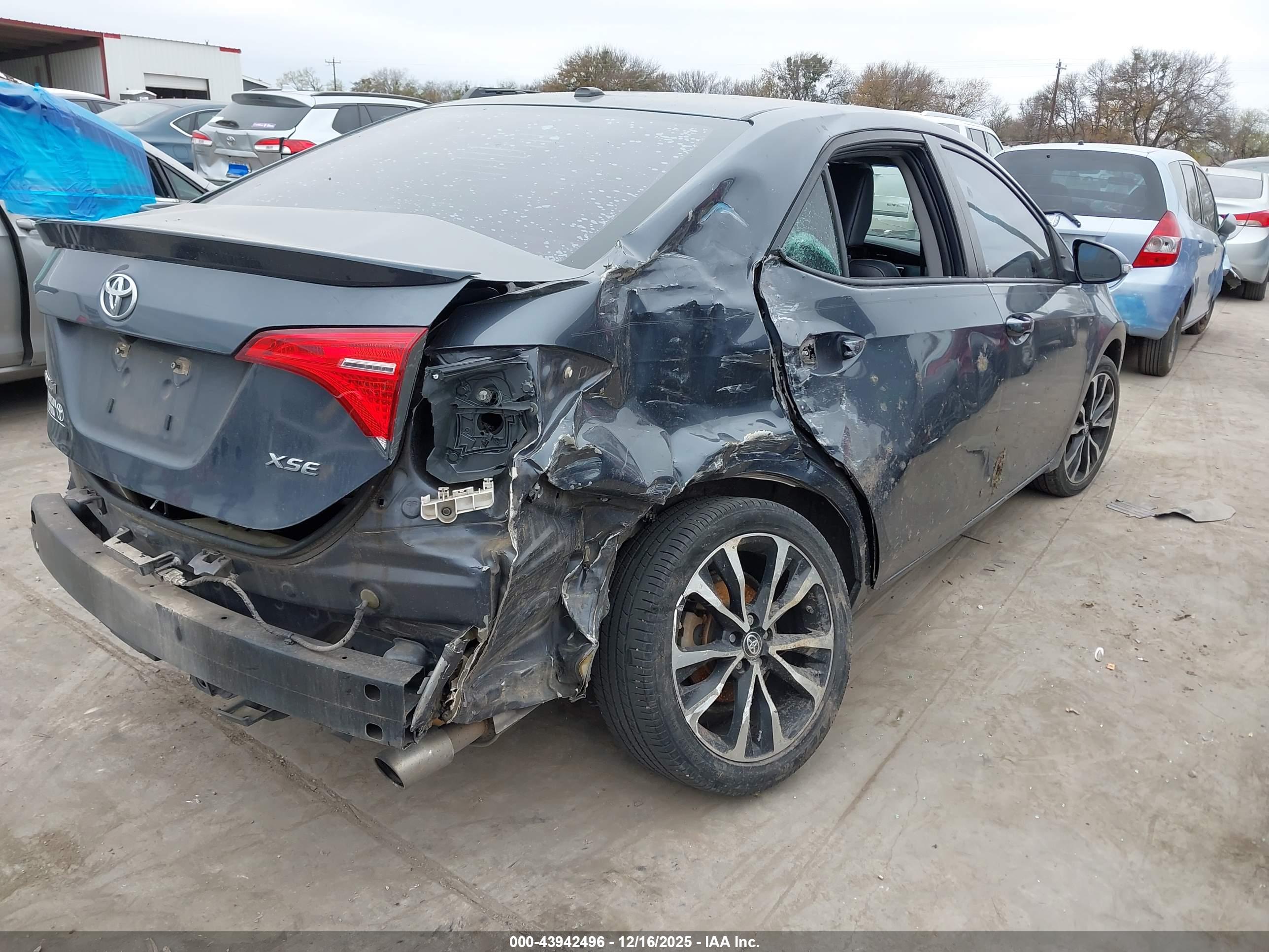 TOYOTA COROLLA image 4