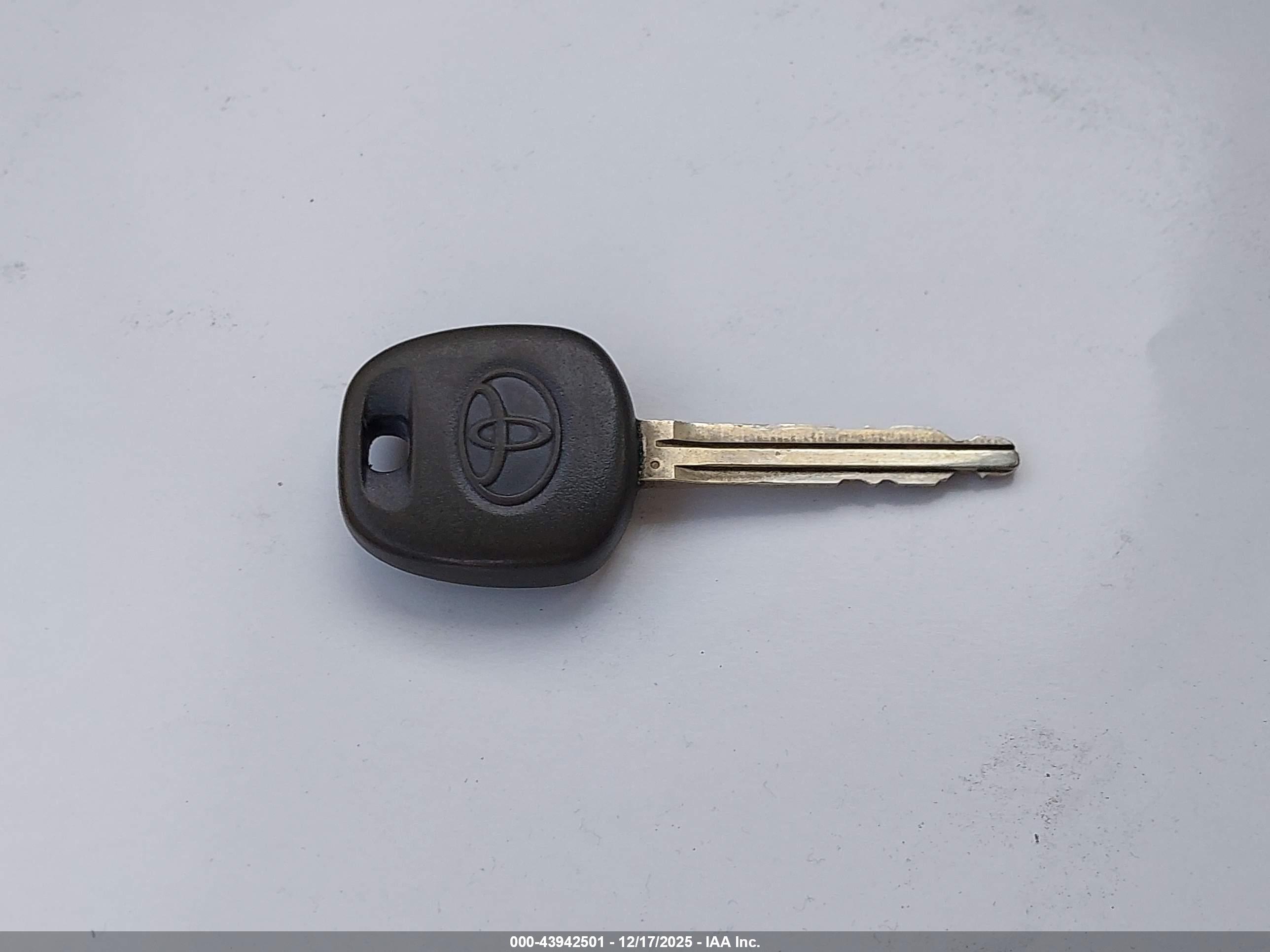 TOYOTA SIENNA image 11