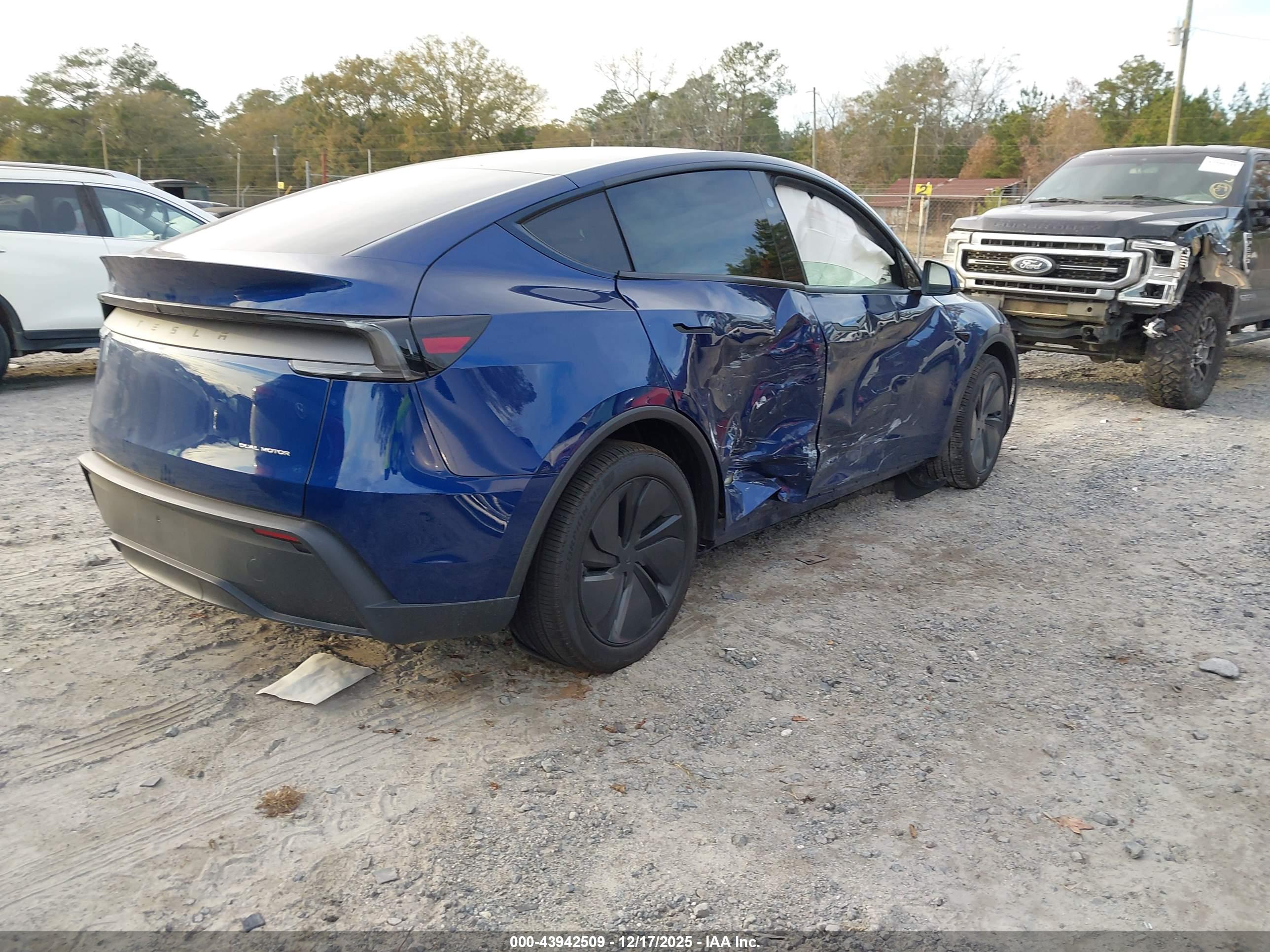 TESLA MODEL image 4
