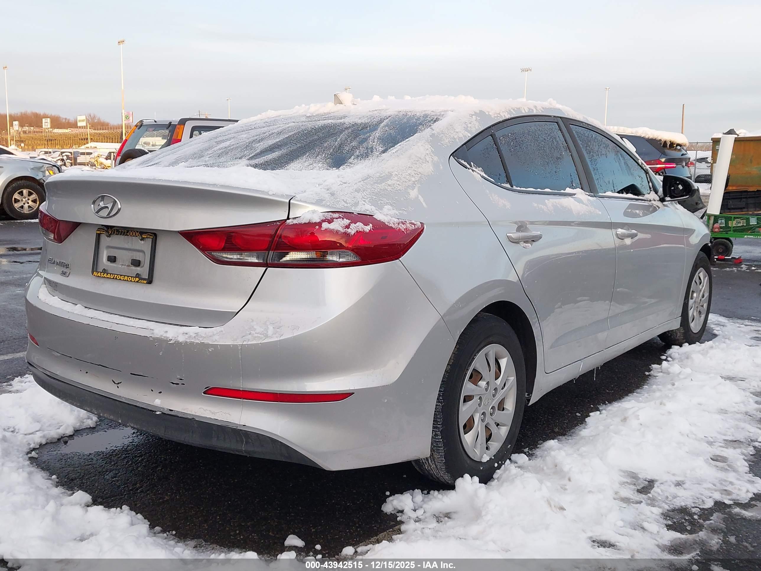 HYUNDAI ELANTRA image 4