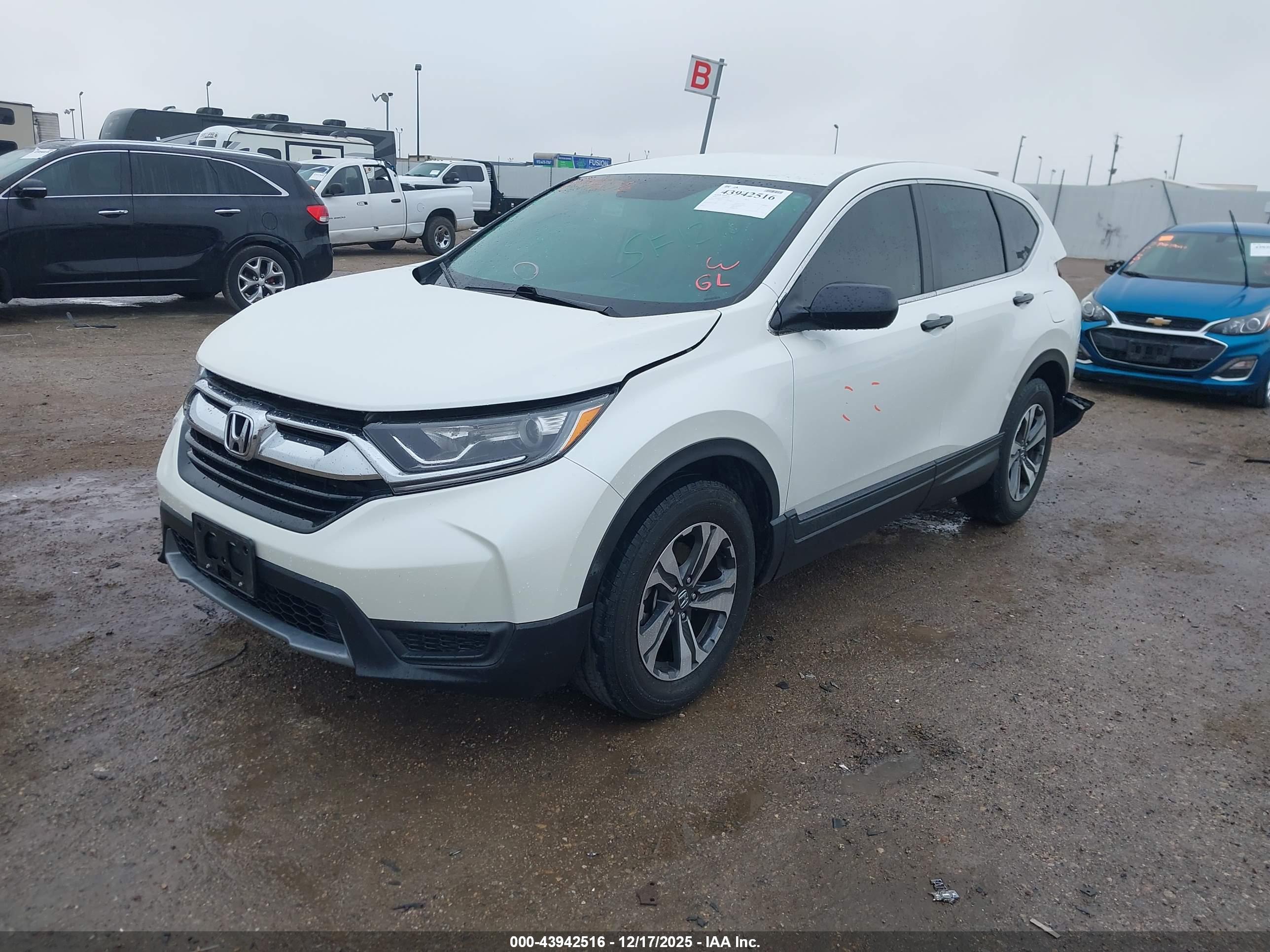 HONDA CR-V image 2