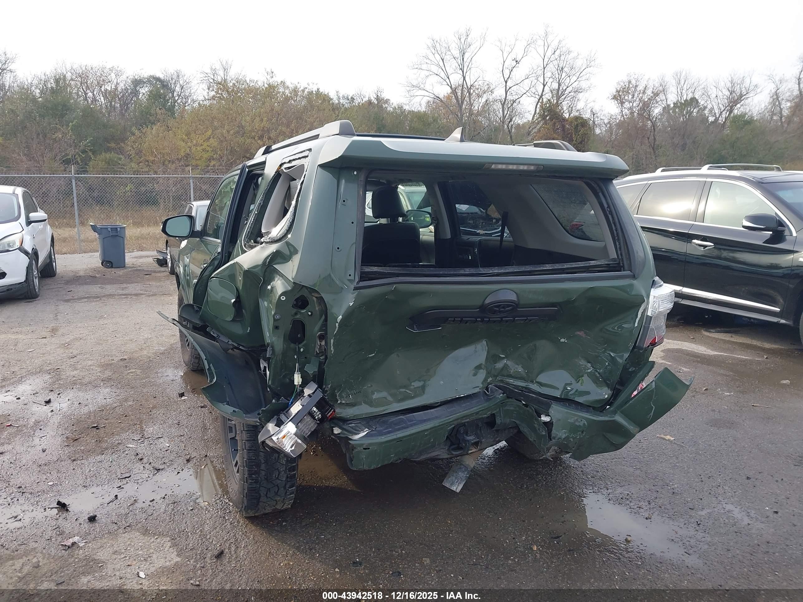 TOYOTA 4RUNNER image 6