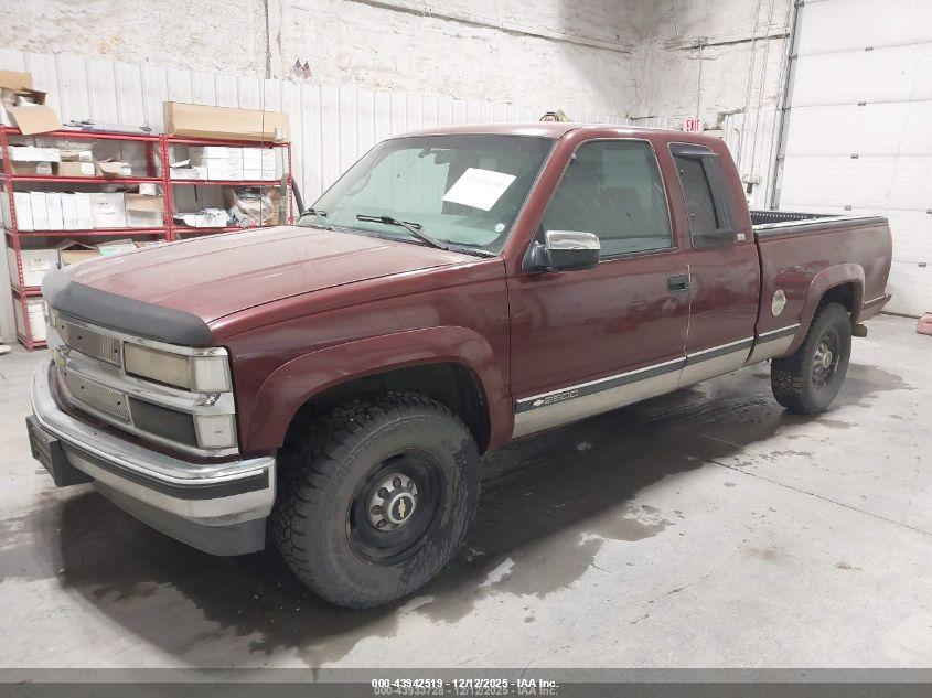 CHEVROLET K2500 image 2