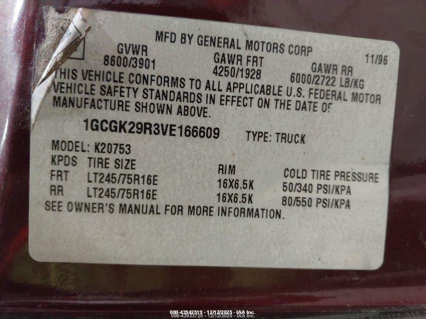 CHEVROLET K2500 image 9