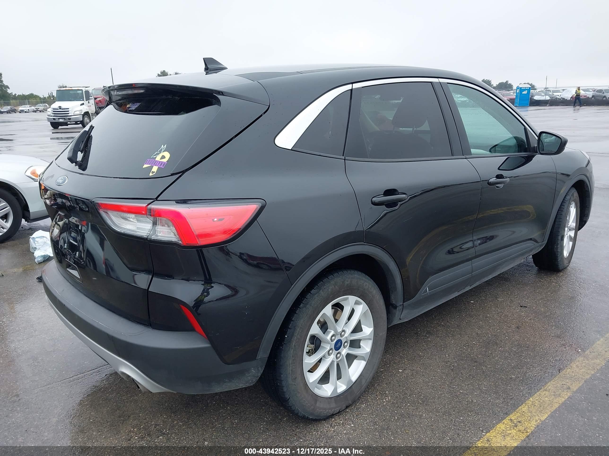FORD ESCAPE image 4