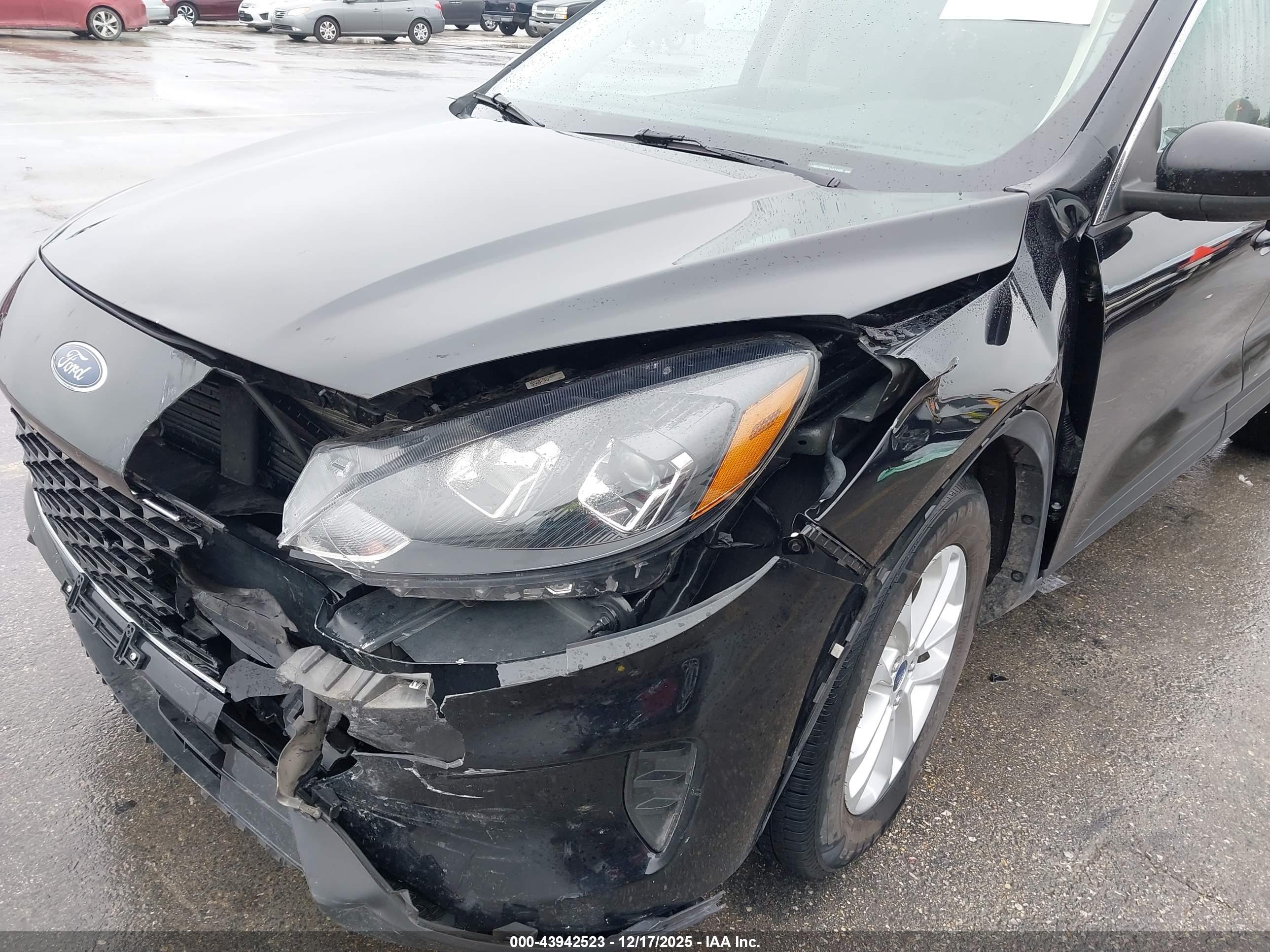 FORD ESCAPE image 6