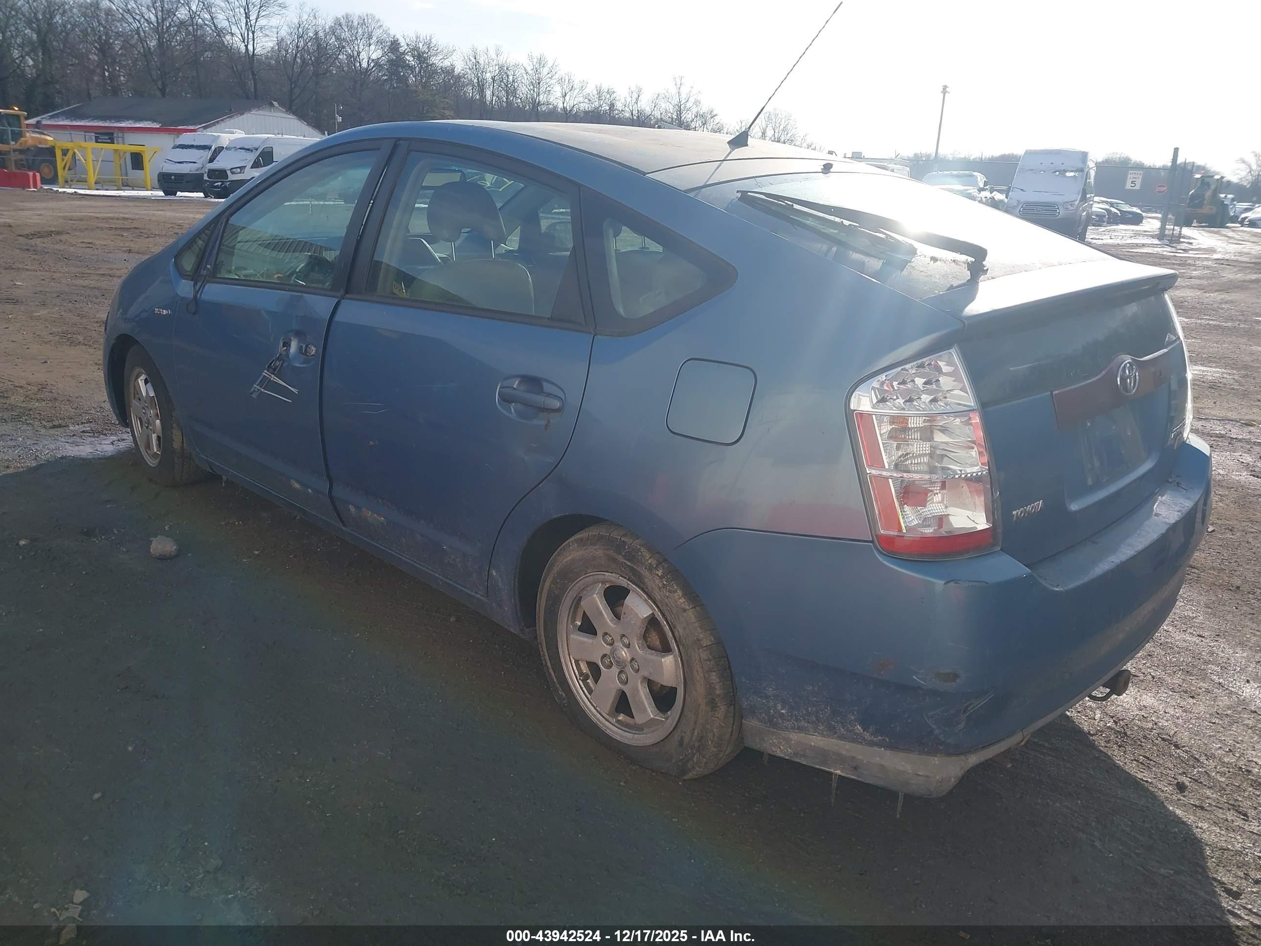 TOYOTA PRIUS image 3