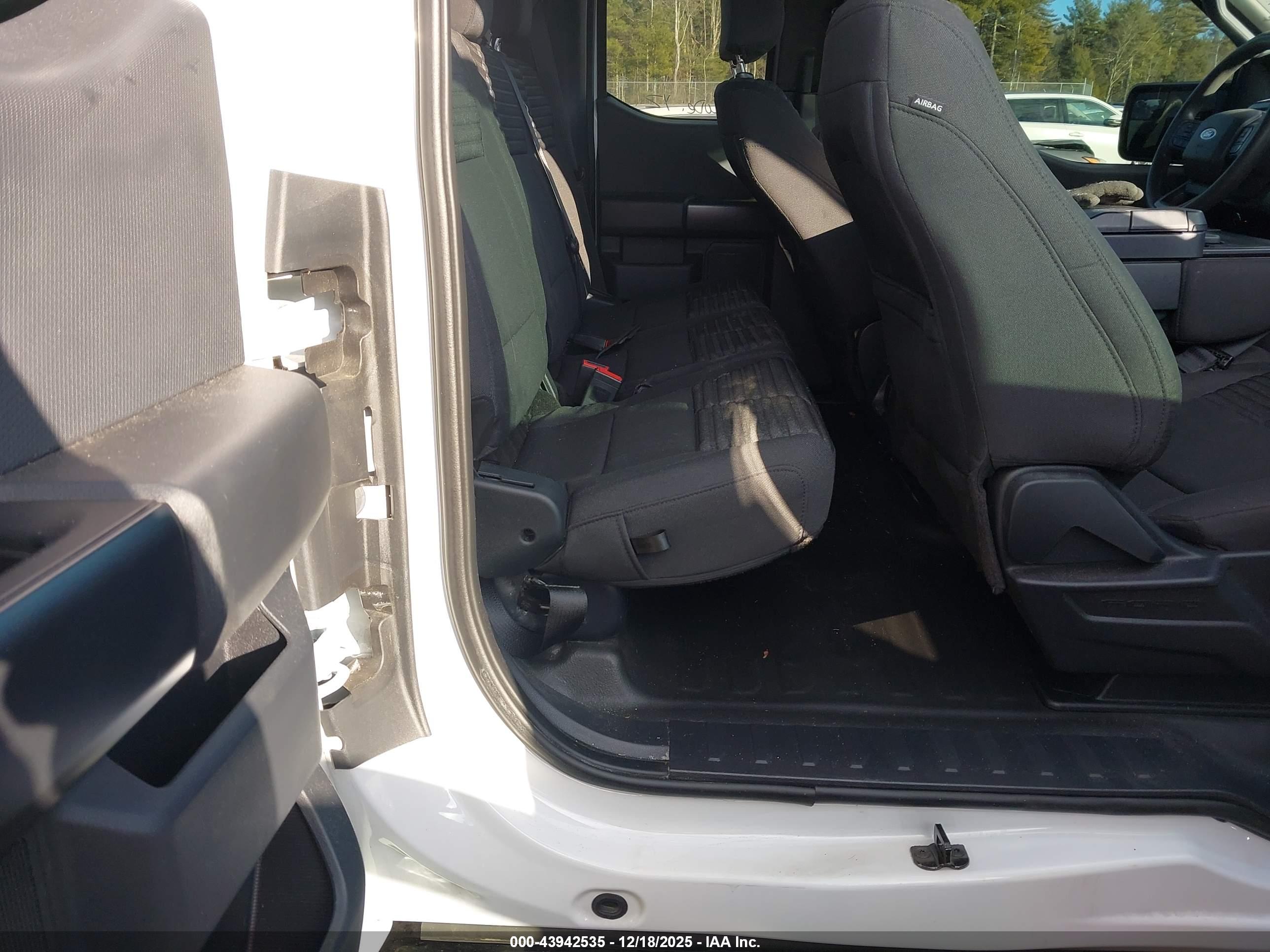 FORD F-150 image 8