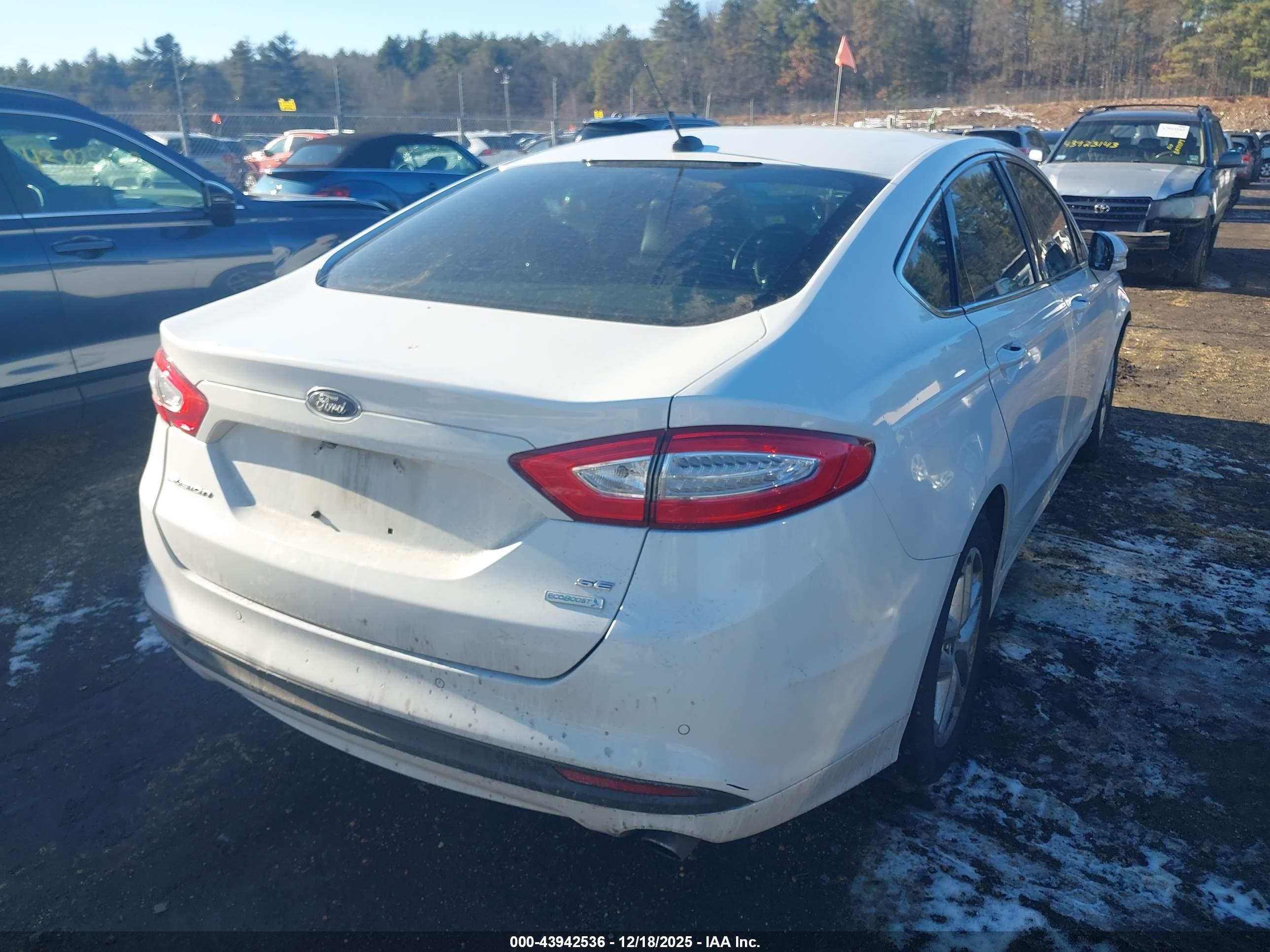 FORD FUSION image 4