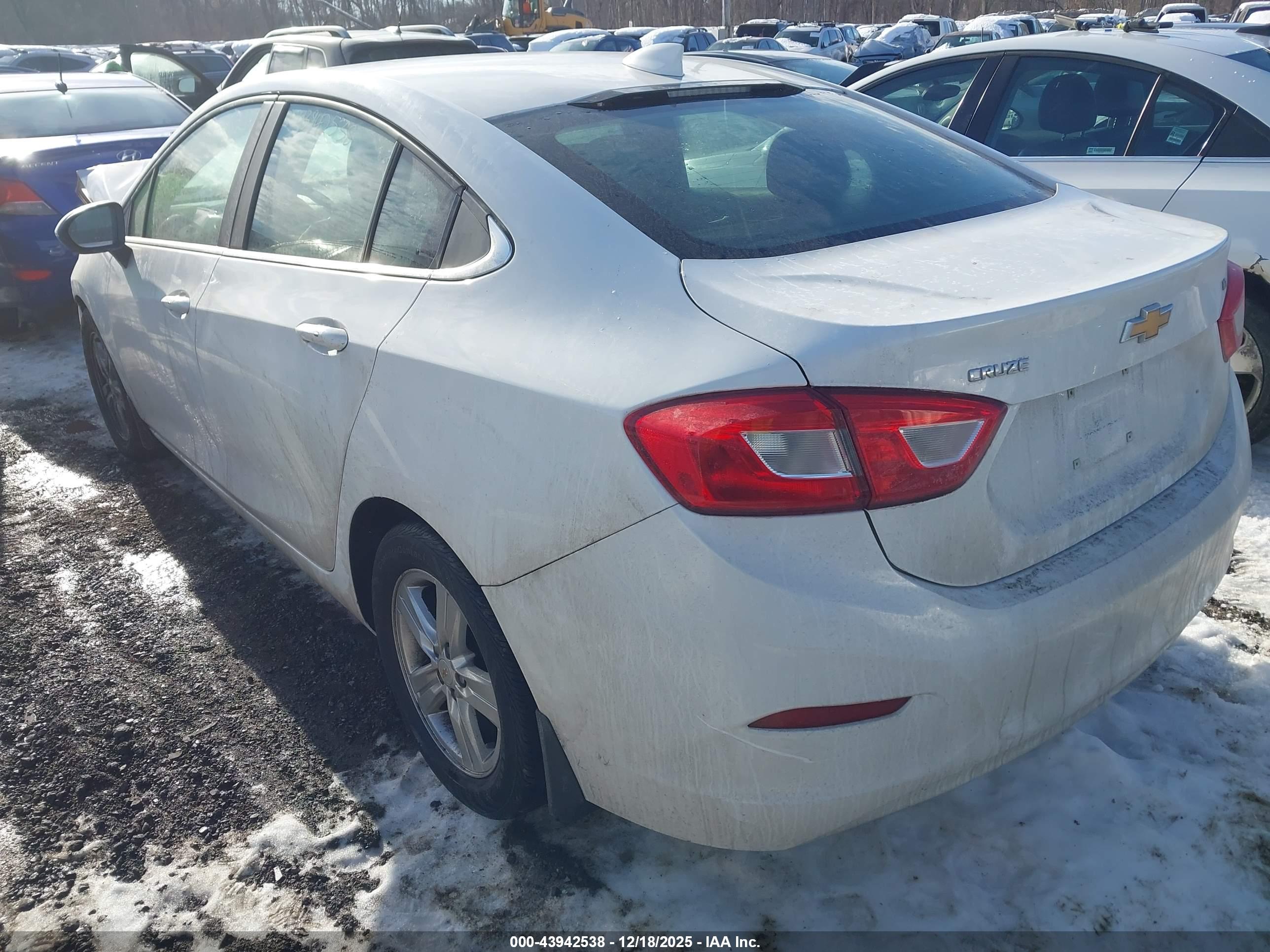CHEVROLET CRUZE image 3