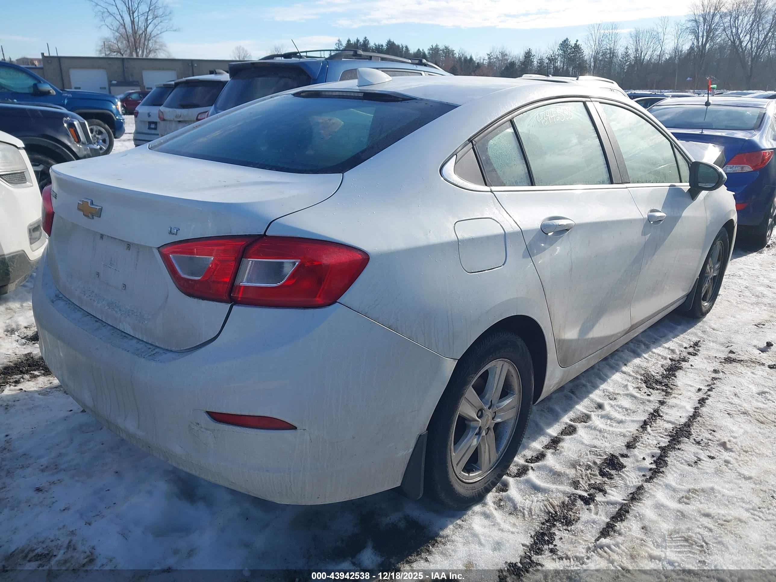 CHEVROLET CRUZE image 4