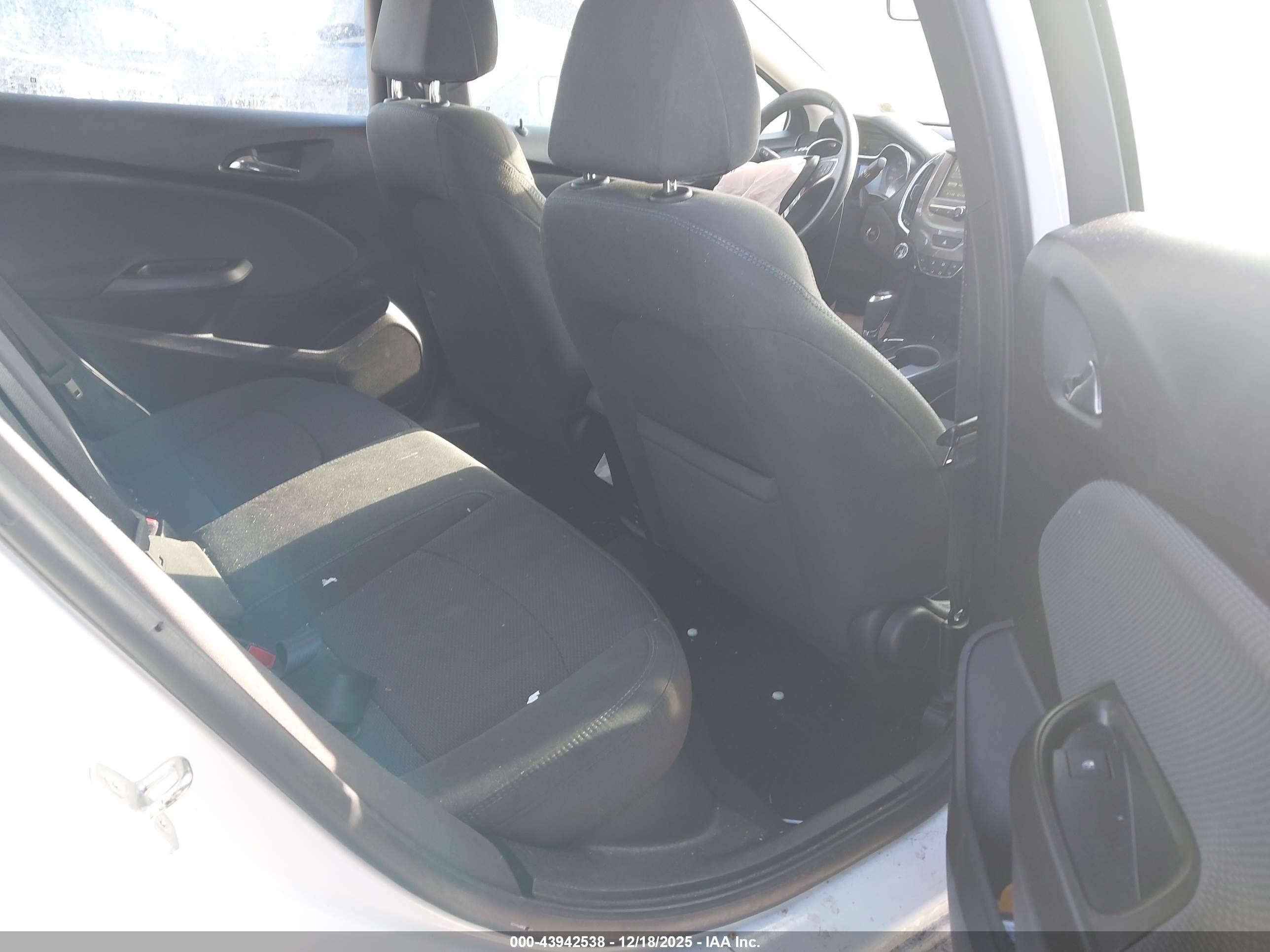 CHEVROLET CRUZE image 8