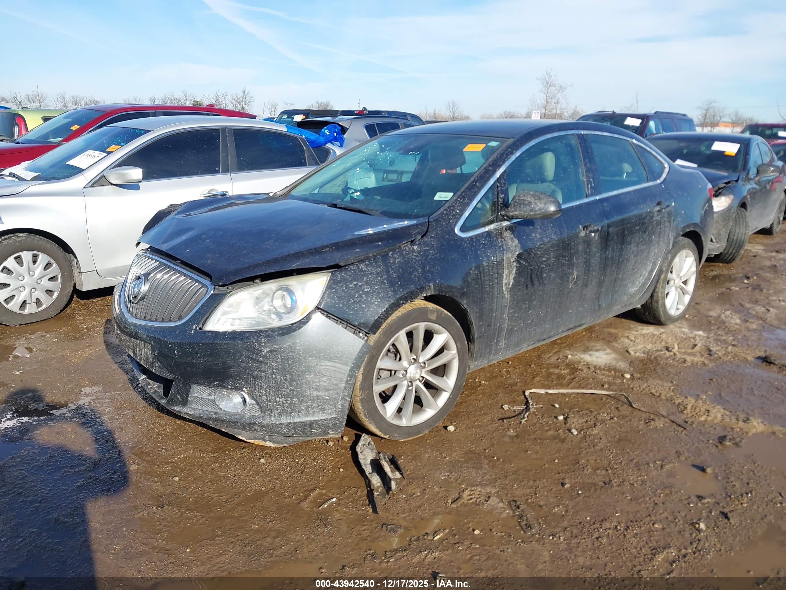 BUICK VERANO image 2