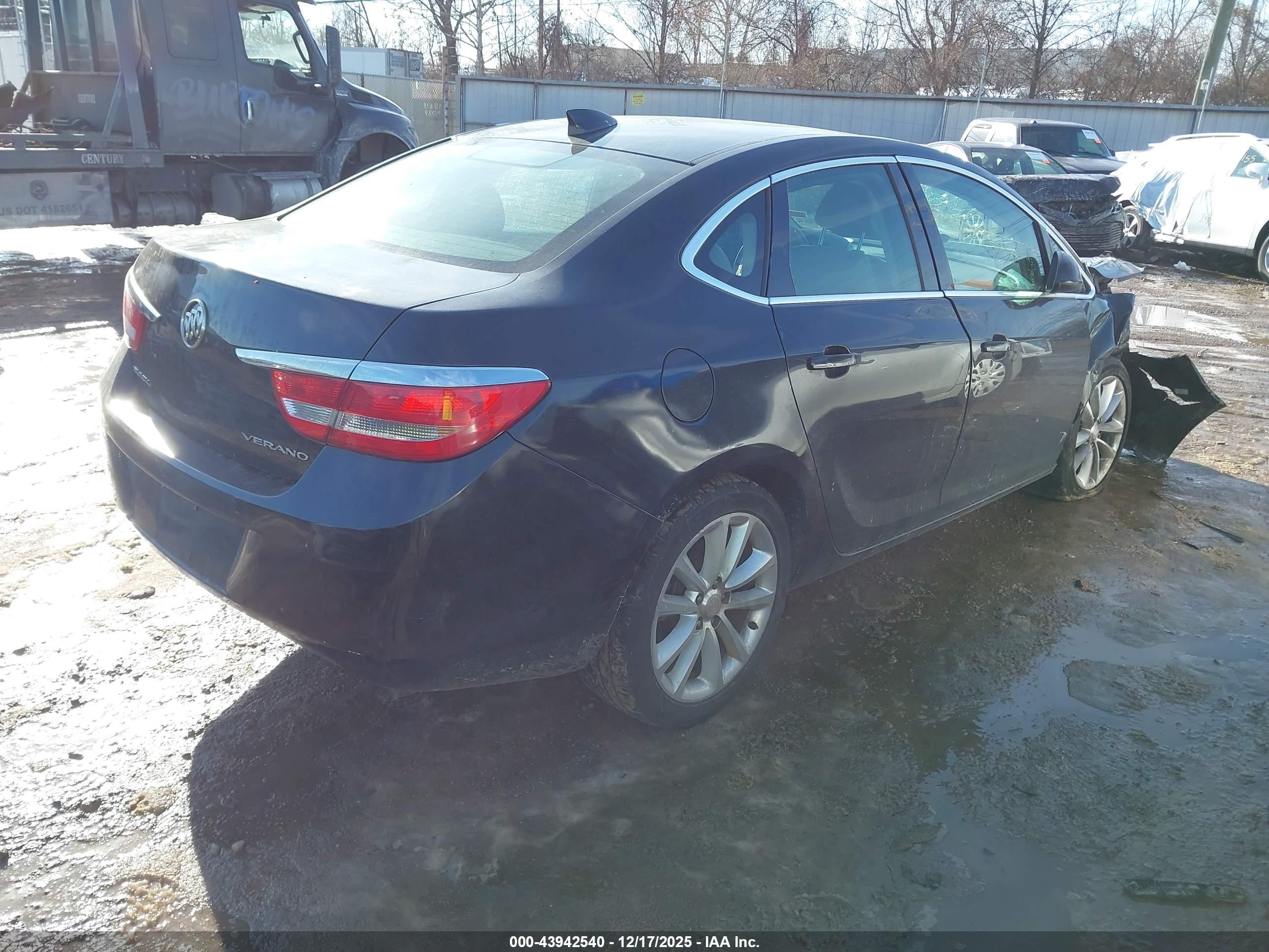BUICK VERANO image 4