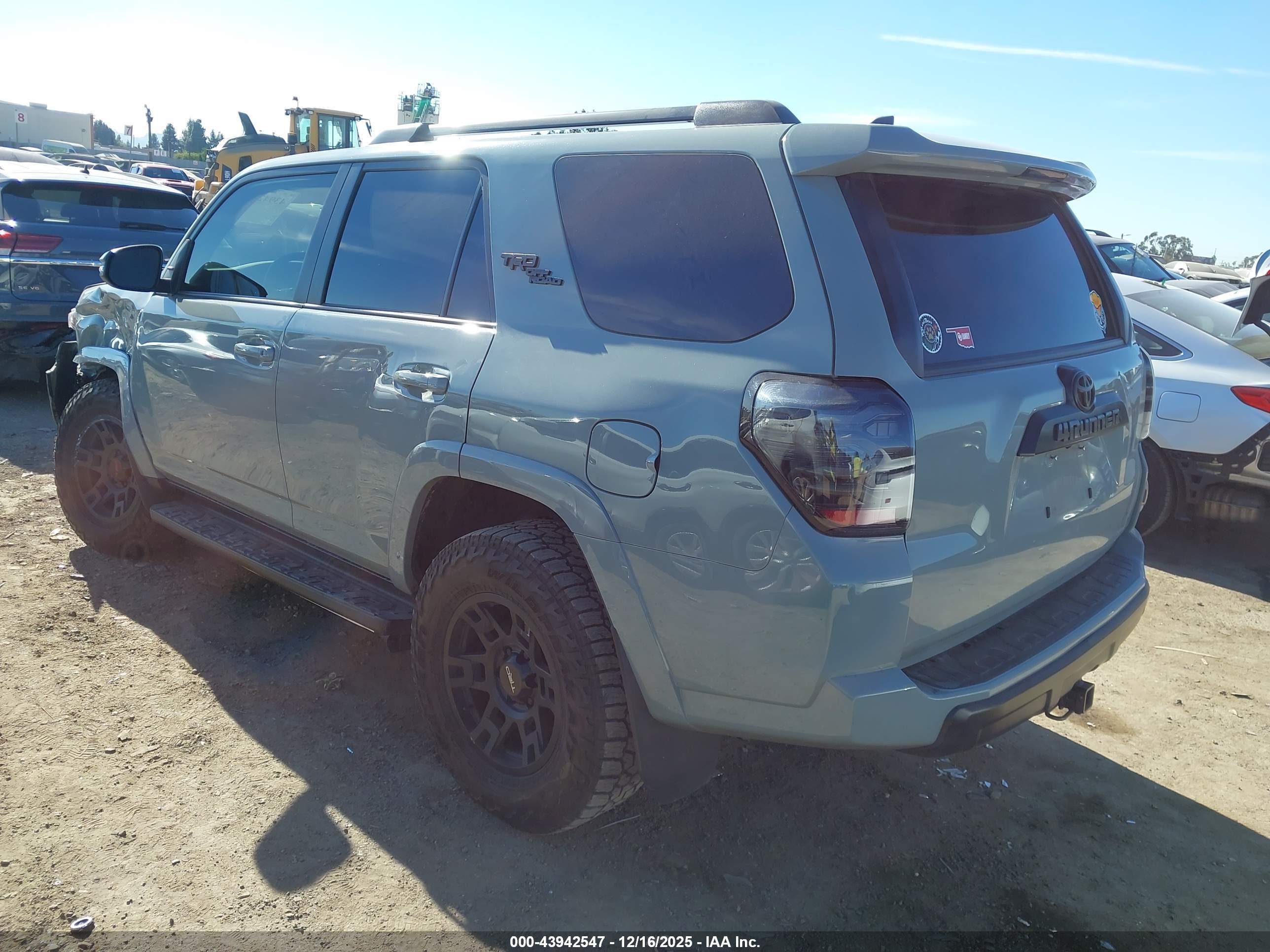TOYOTA 4RUNNER image 3