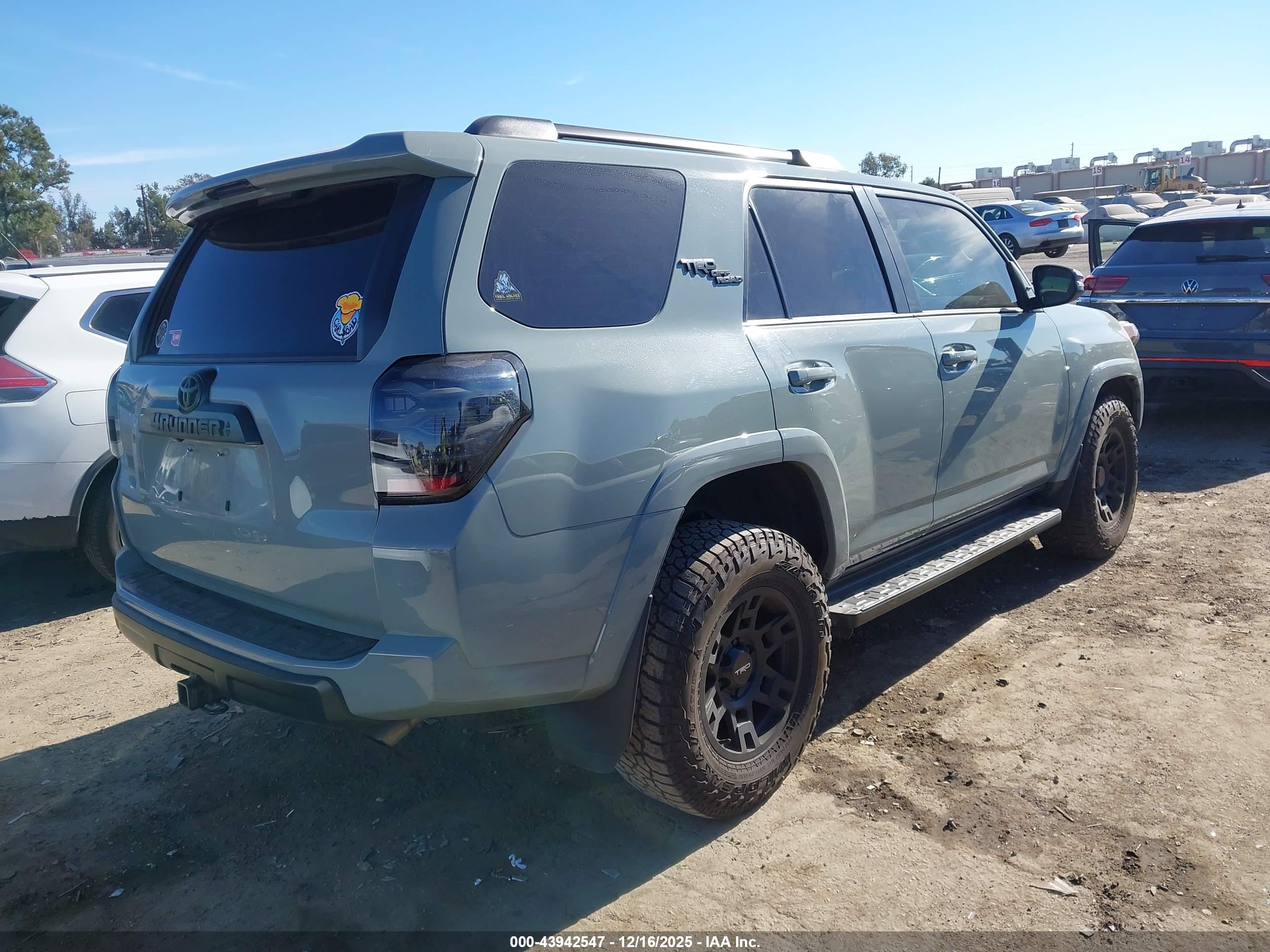 TOYOTA 4RUNNER image 4