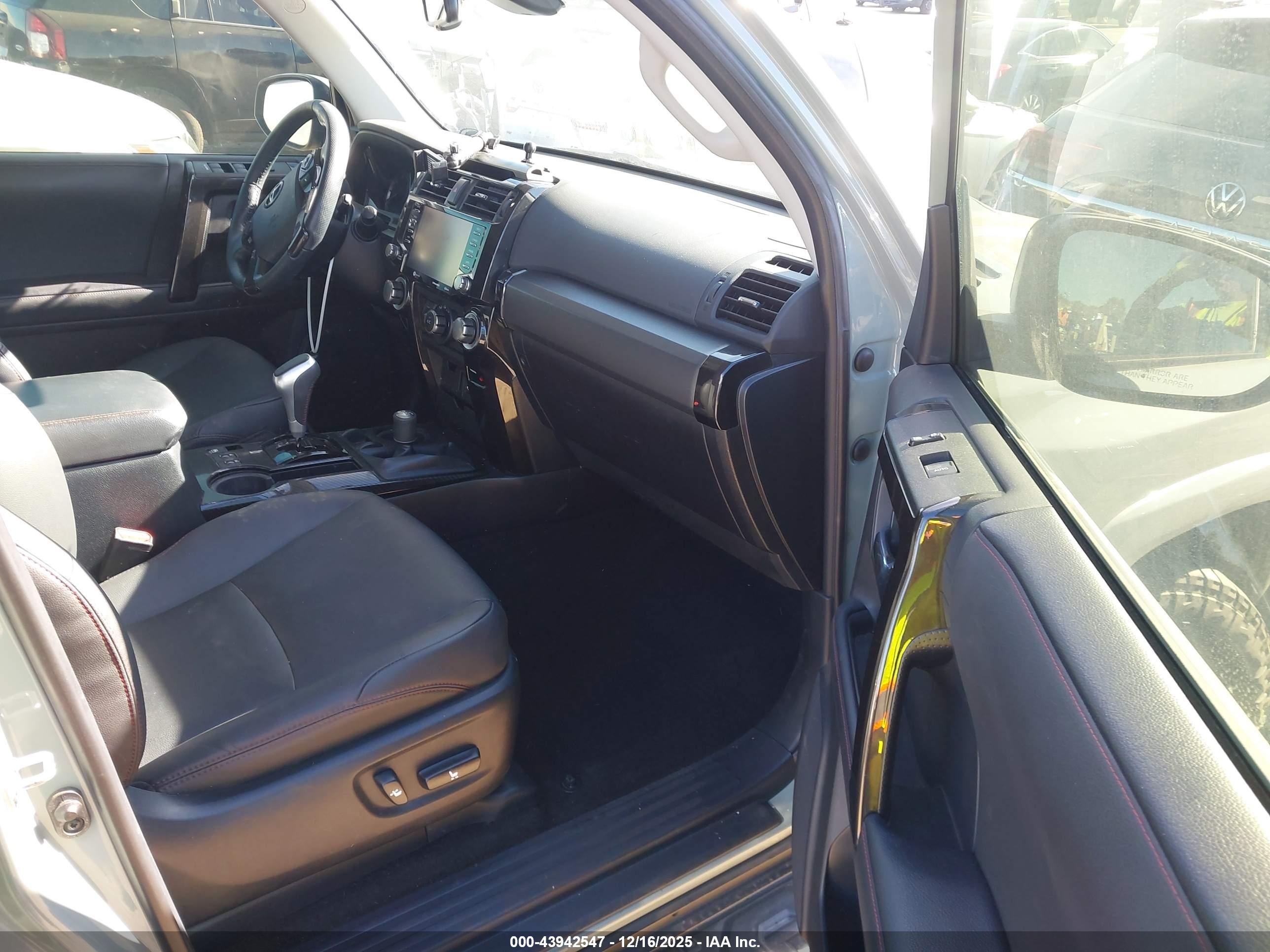 TOYOTA 4RUNNER image 5