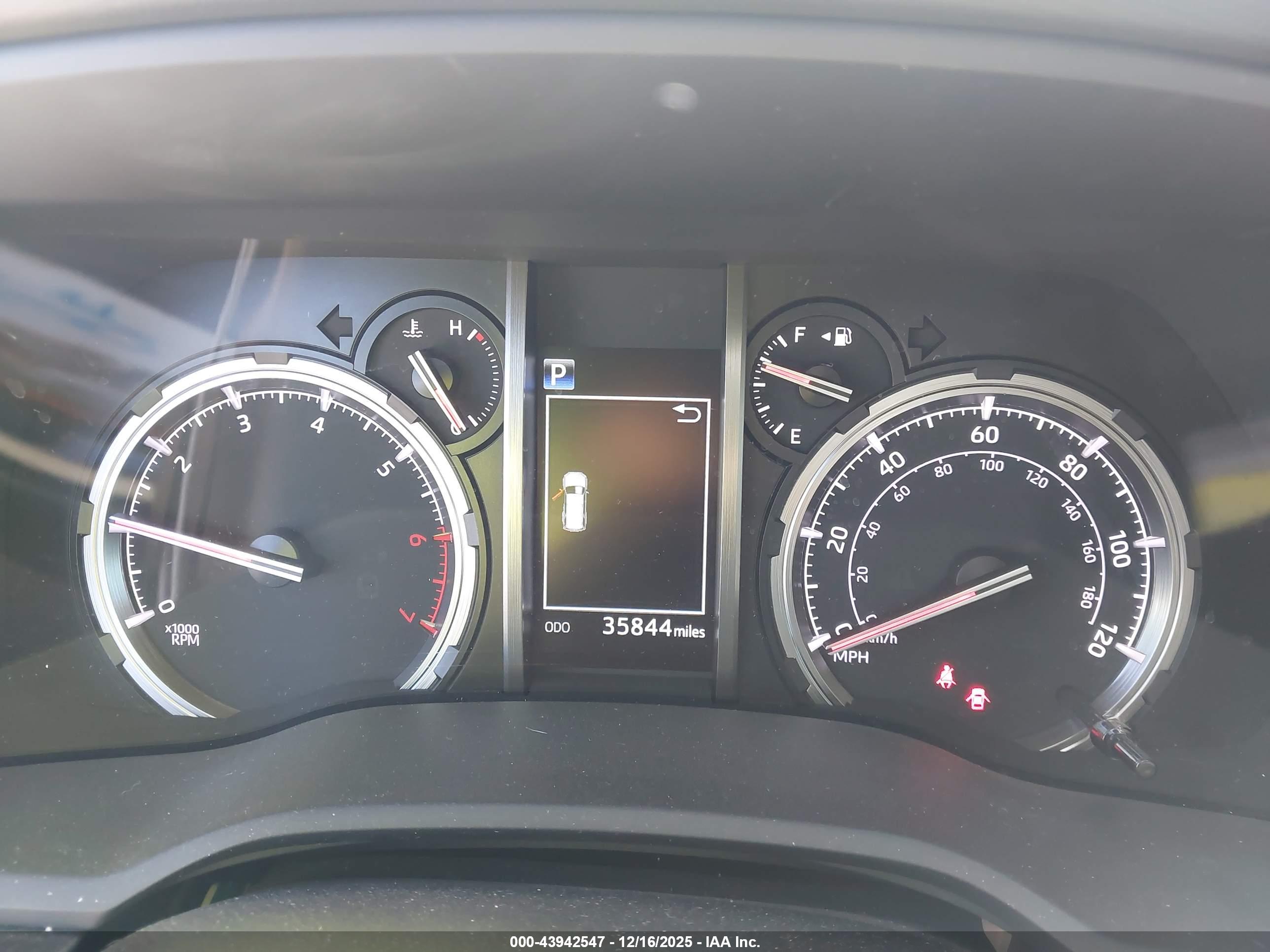 TOYOTA 4RUNNER image 7