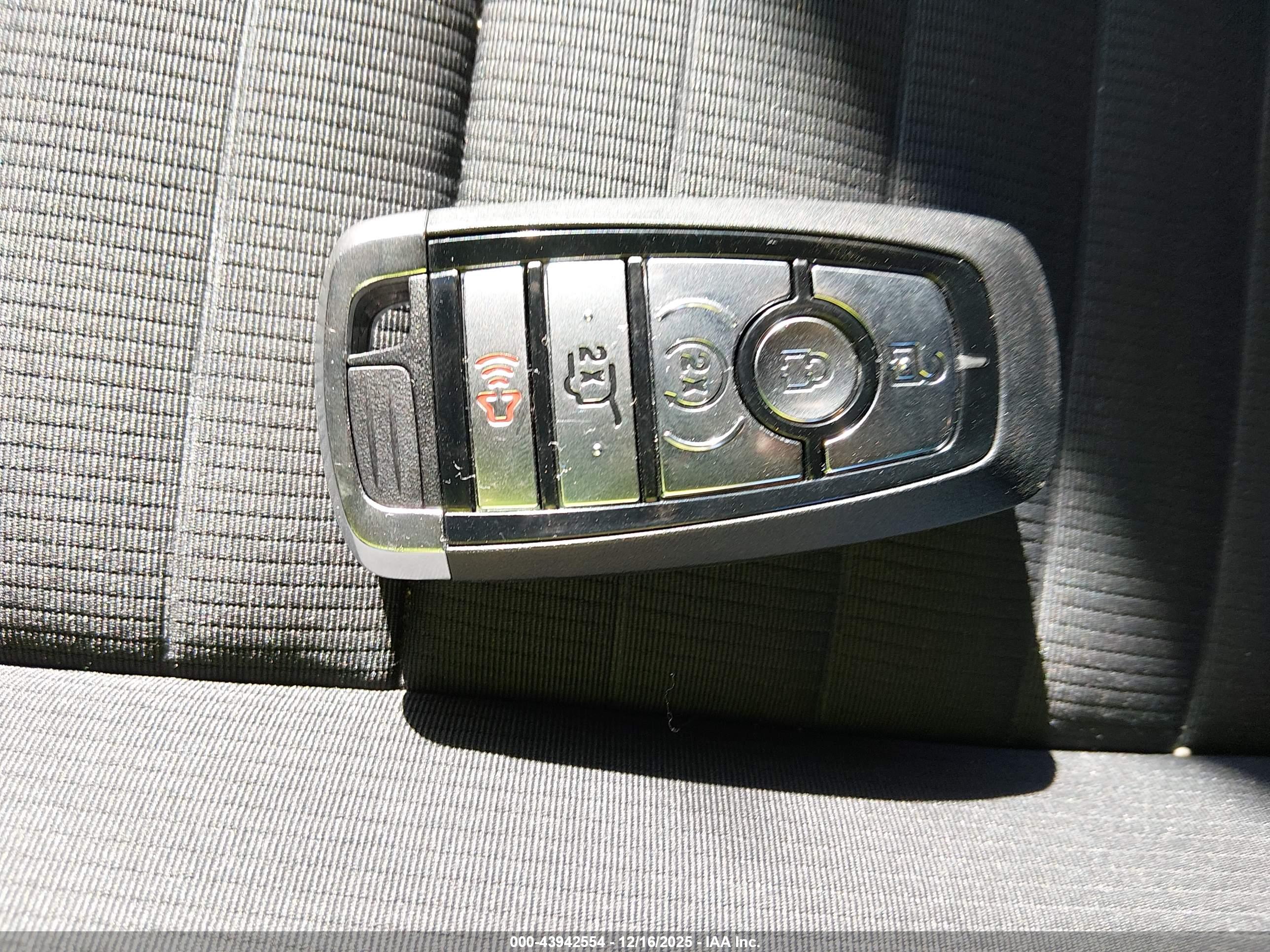 FORD EXPLORER image 11