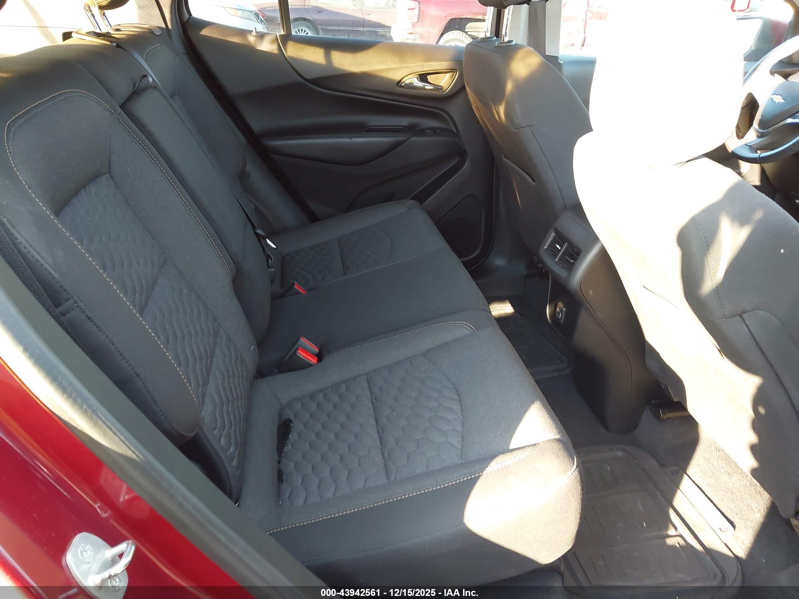 CHEVROLET EQUINOX image 8