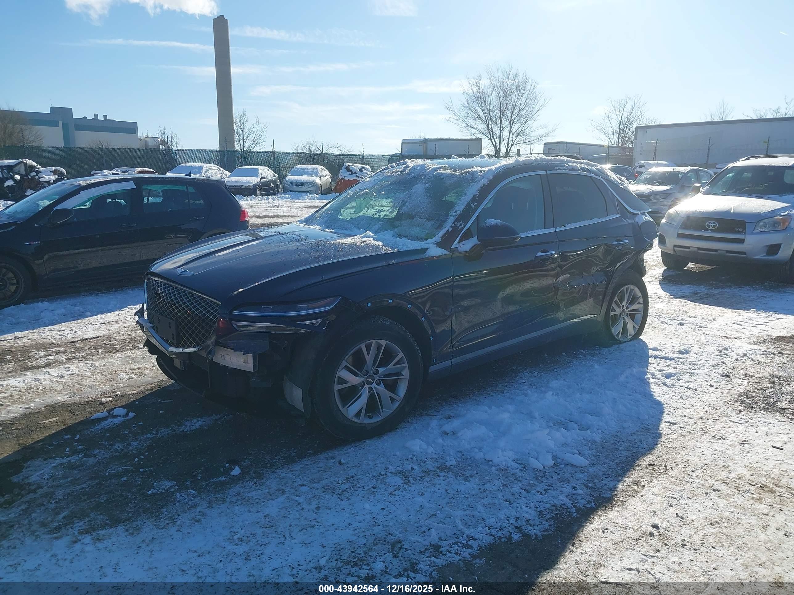 GENESIS GV70 image 2