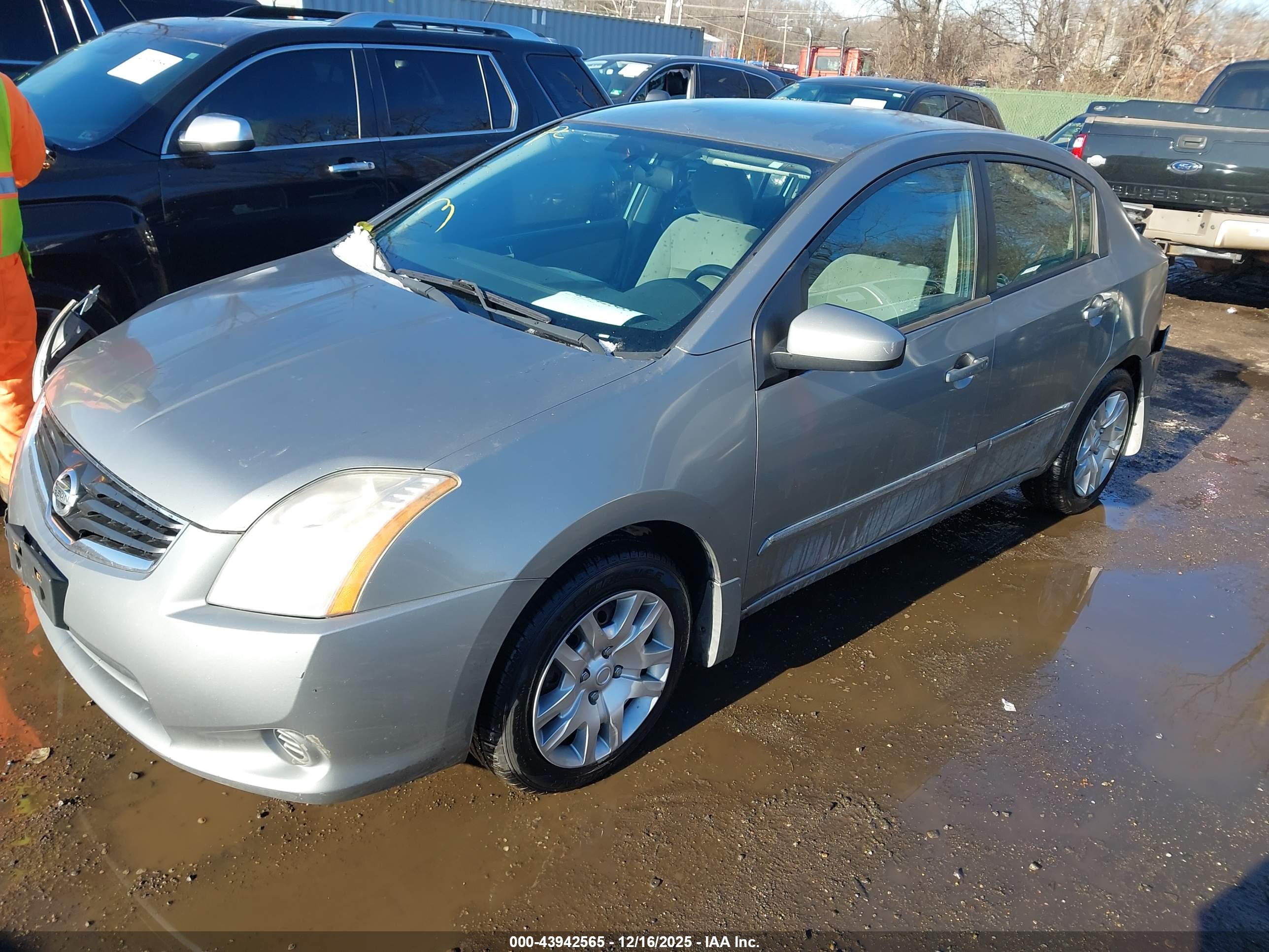 NISSAN SENTRA image 2