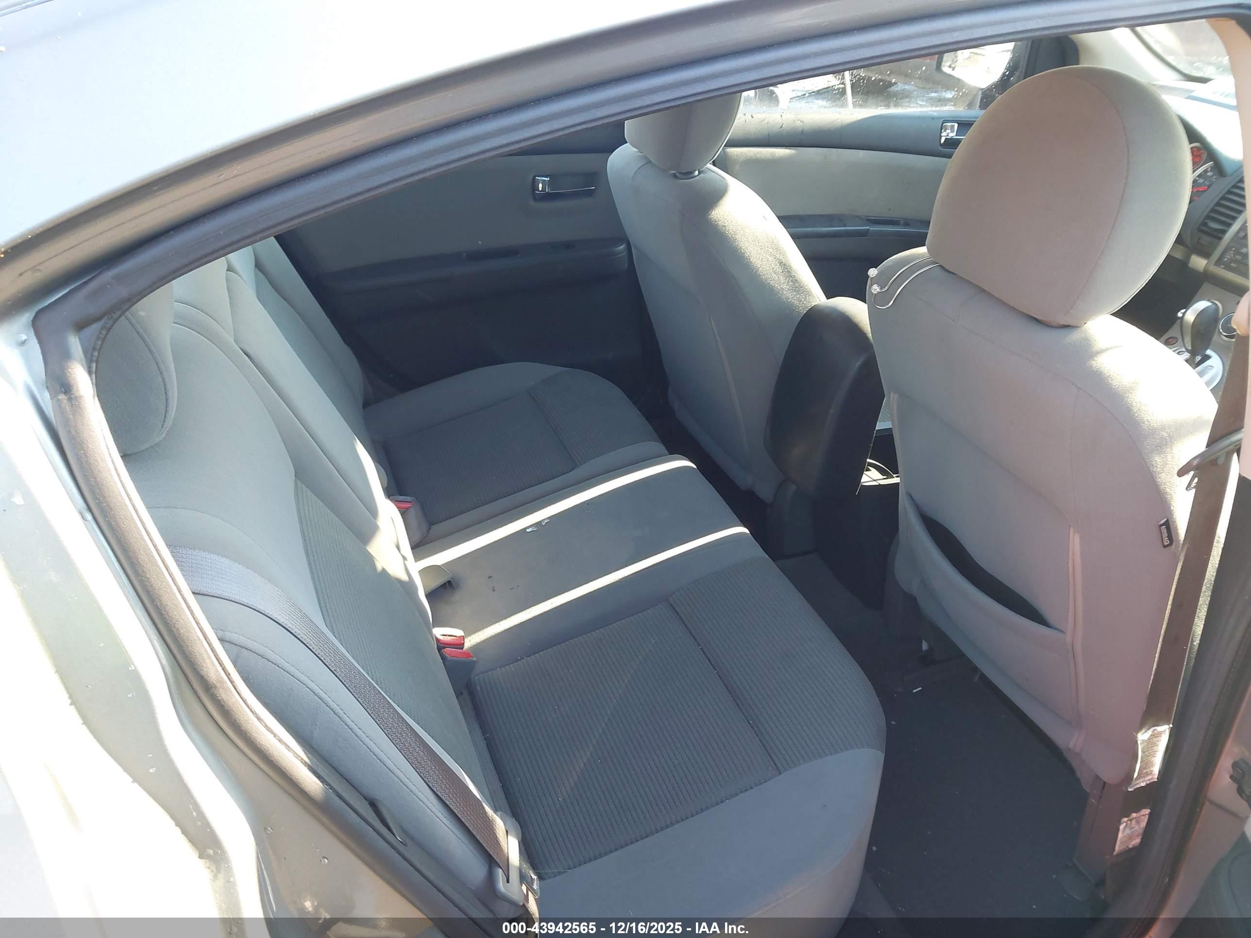 NISSAN SENTRA image 8