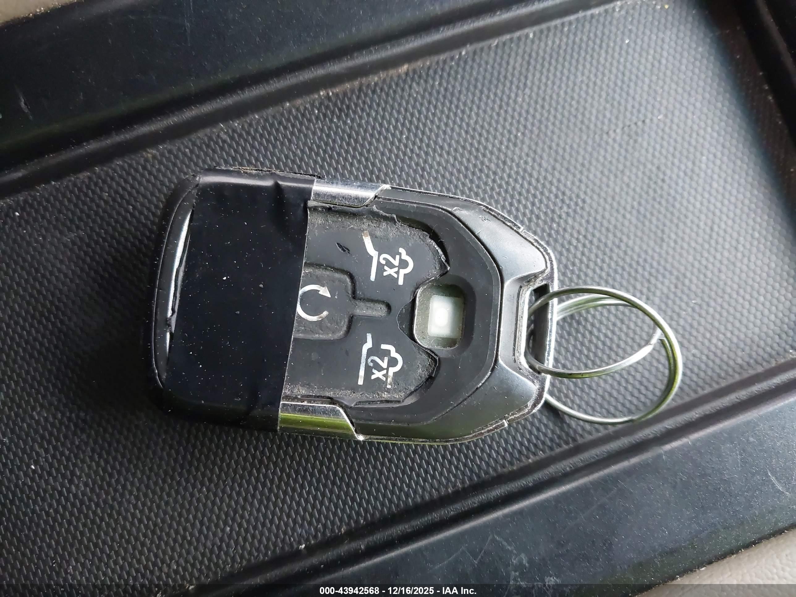GMC YUKON image 11