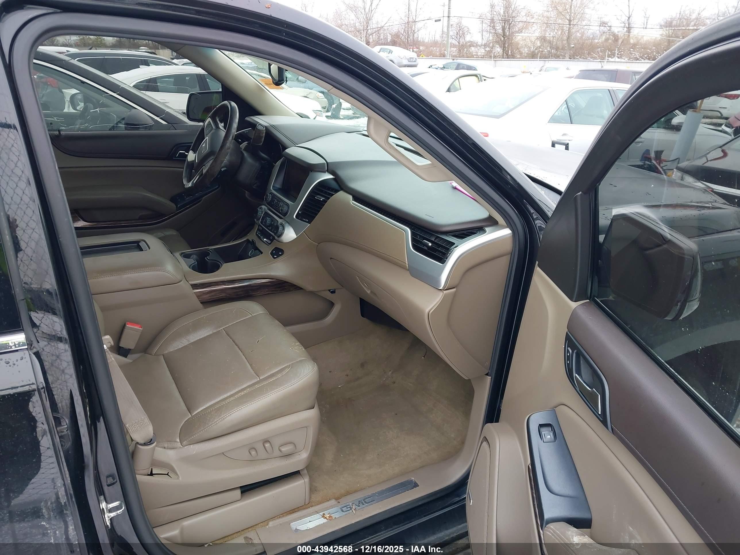 GMC YUKON image 5