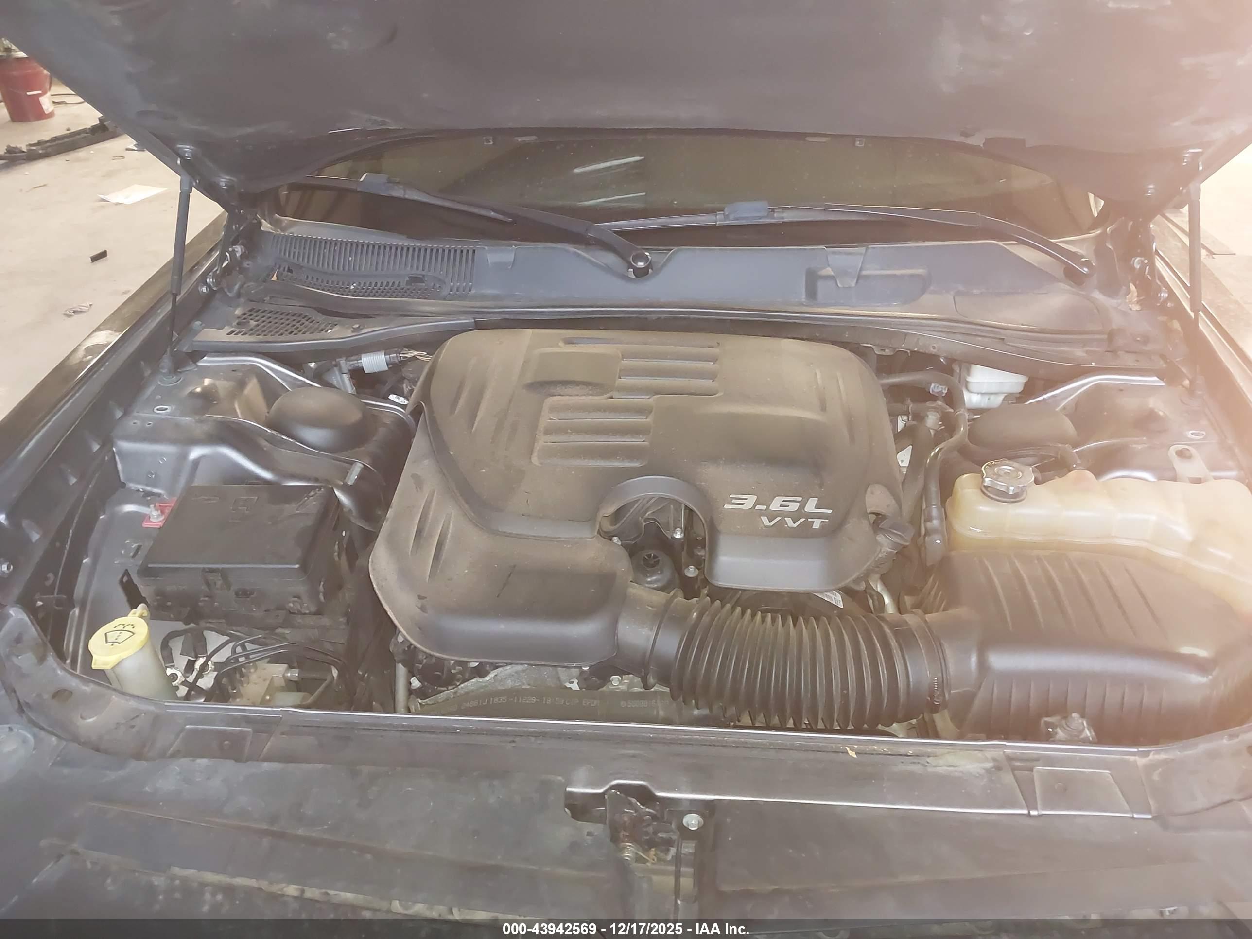 DODGE CHALLENGER image 10