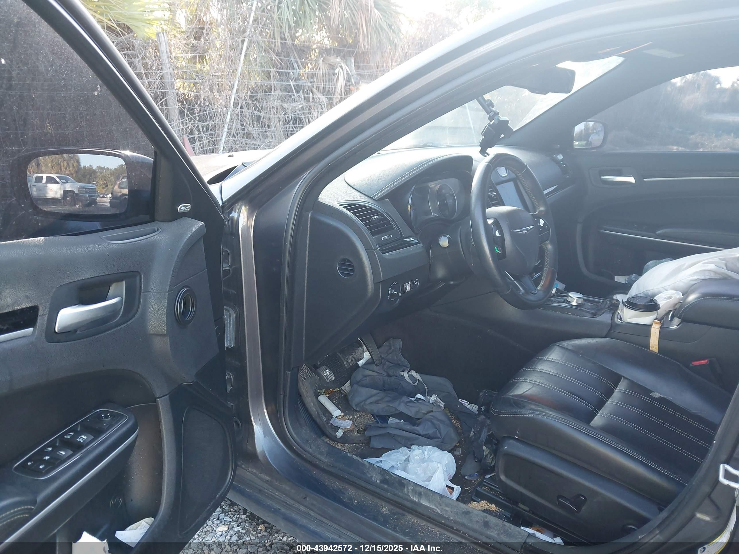 CHRYSLER 300 image 5