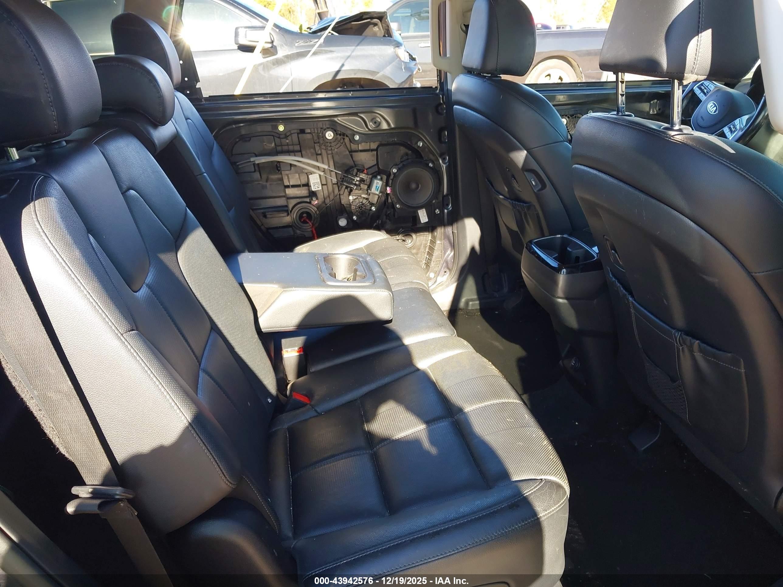 KIA TELLURIDE image 8