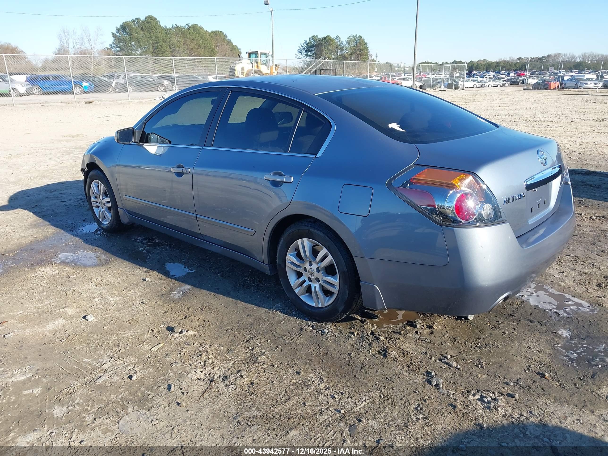 NISSAN ALTIMA image 3