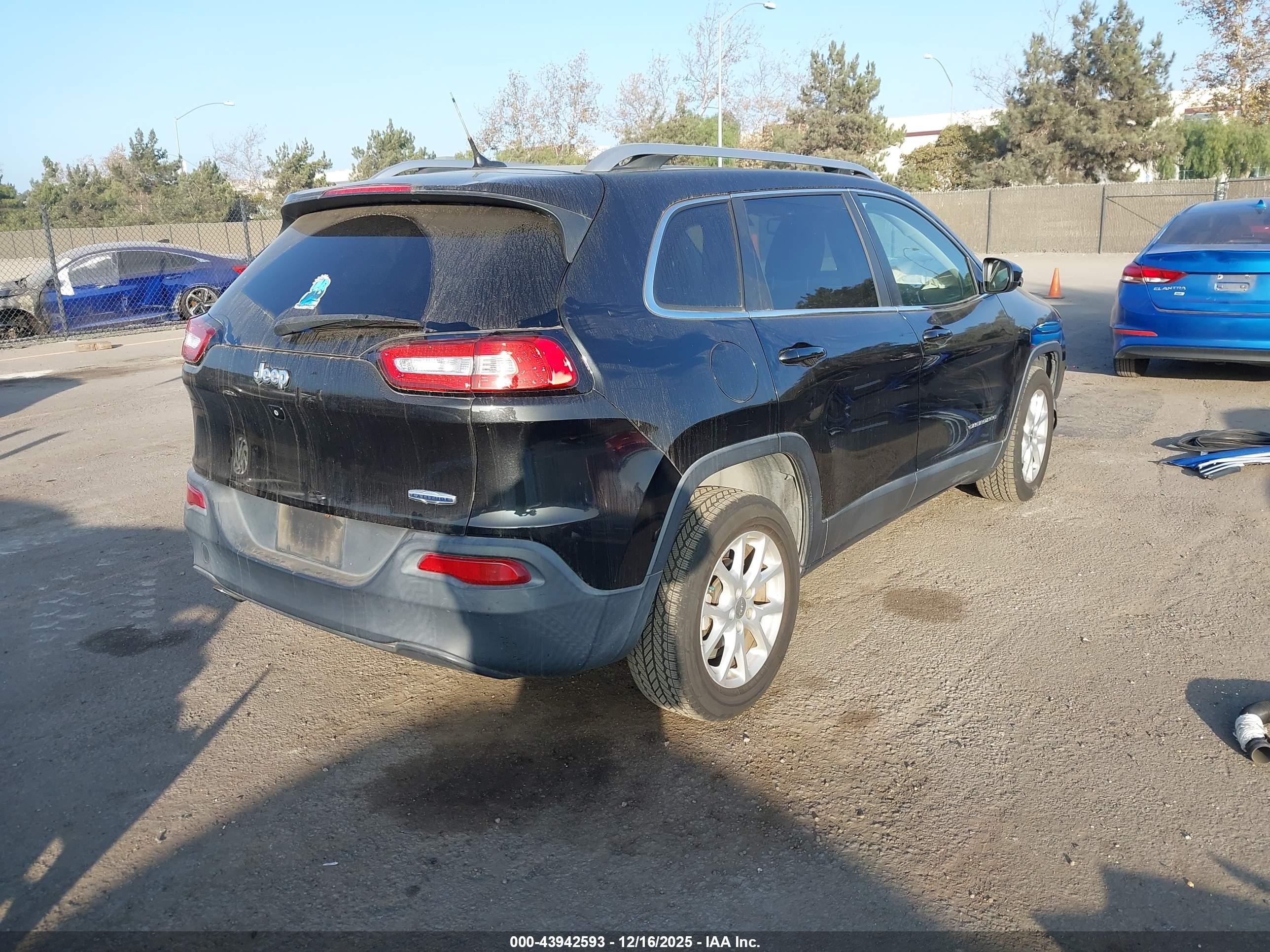 JEEP CHEROKEE image 4