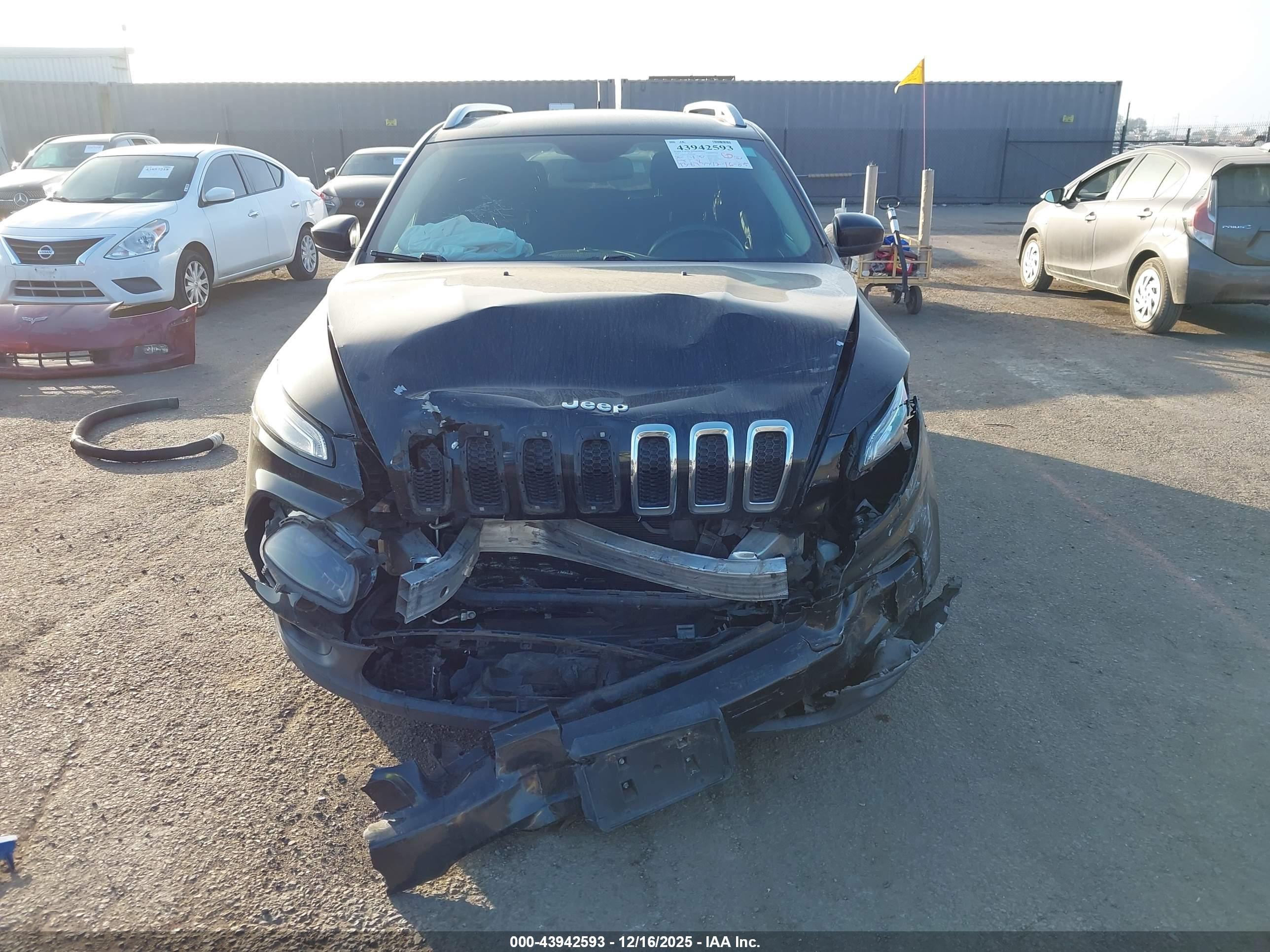 JEEP CHEROKEE image 6