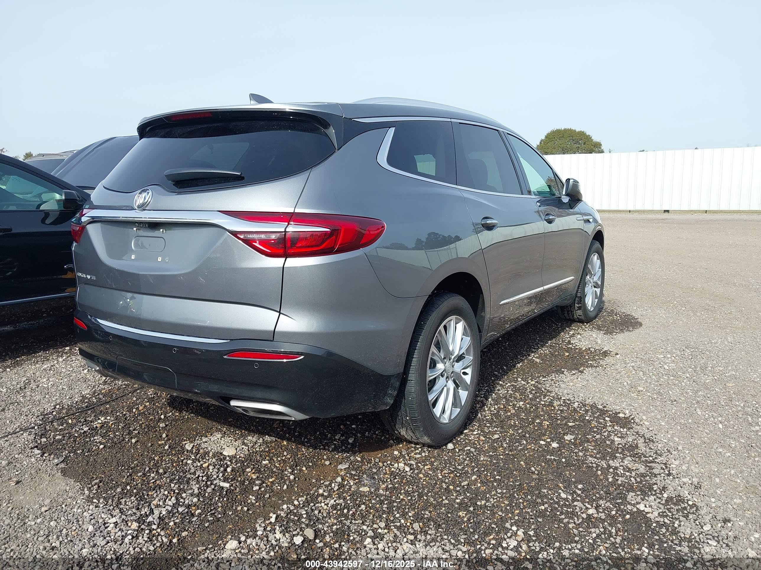 BUICK ENCLAVE image 4