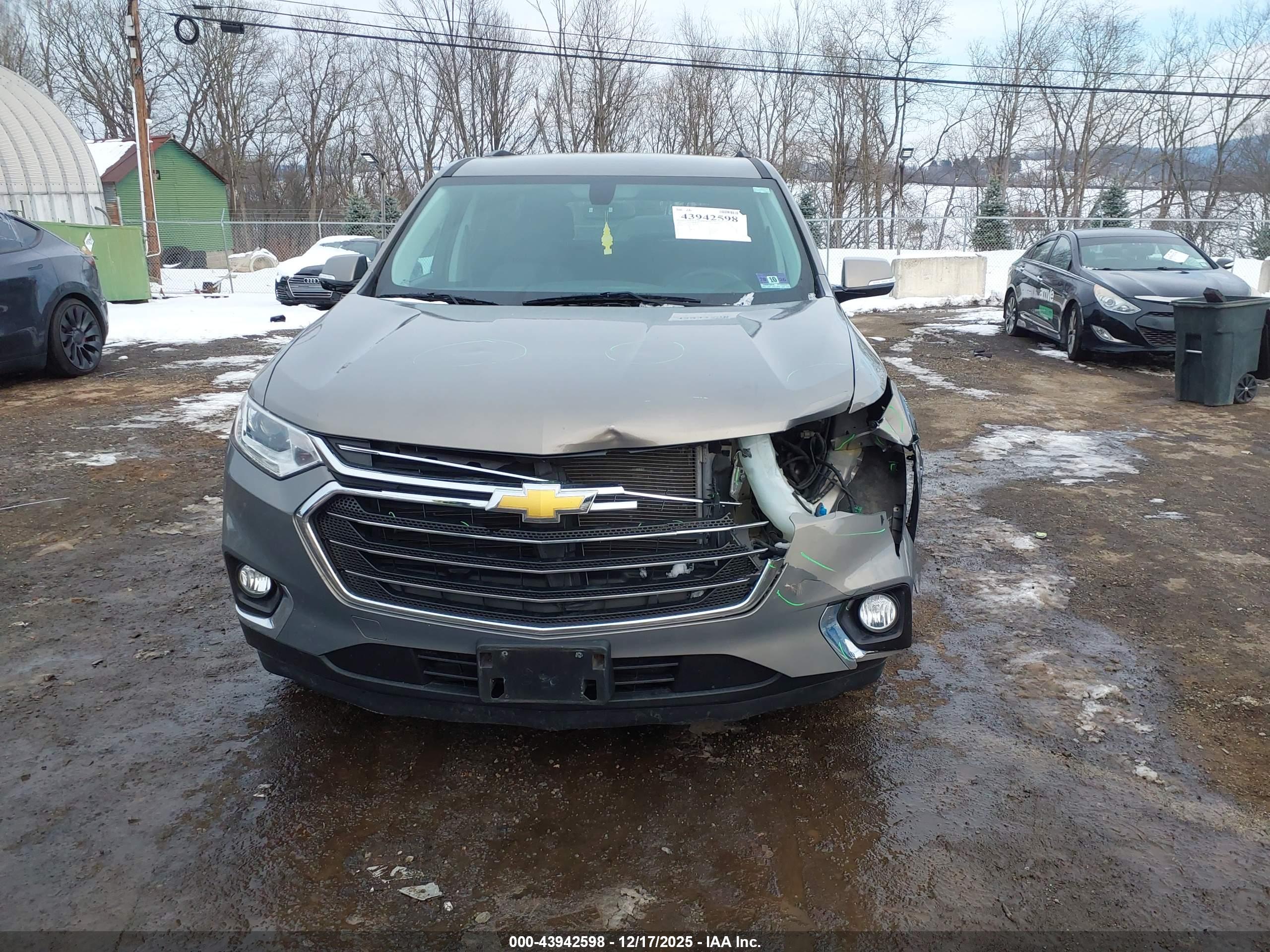 CHEVROLET TRAVERSE image 6