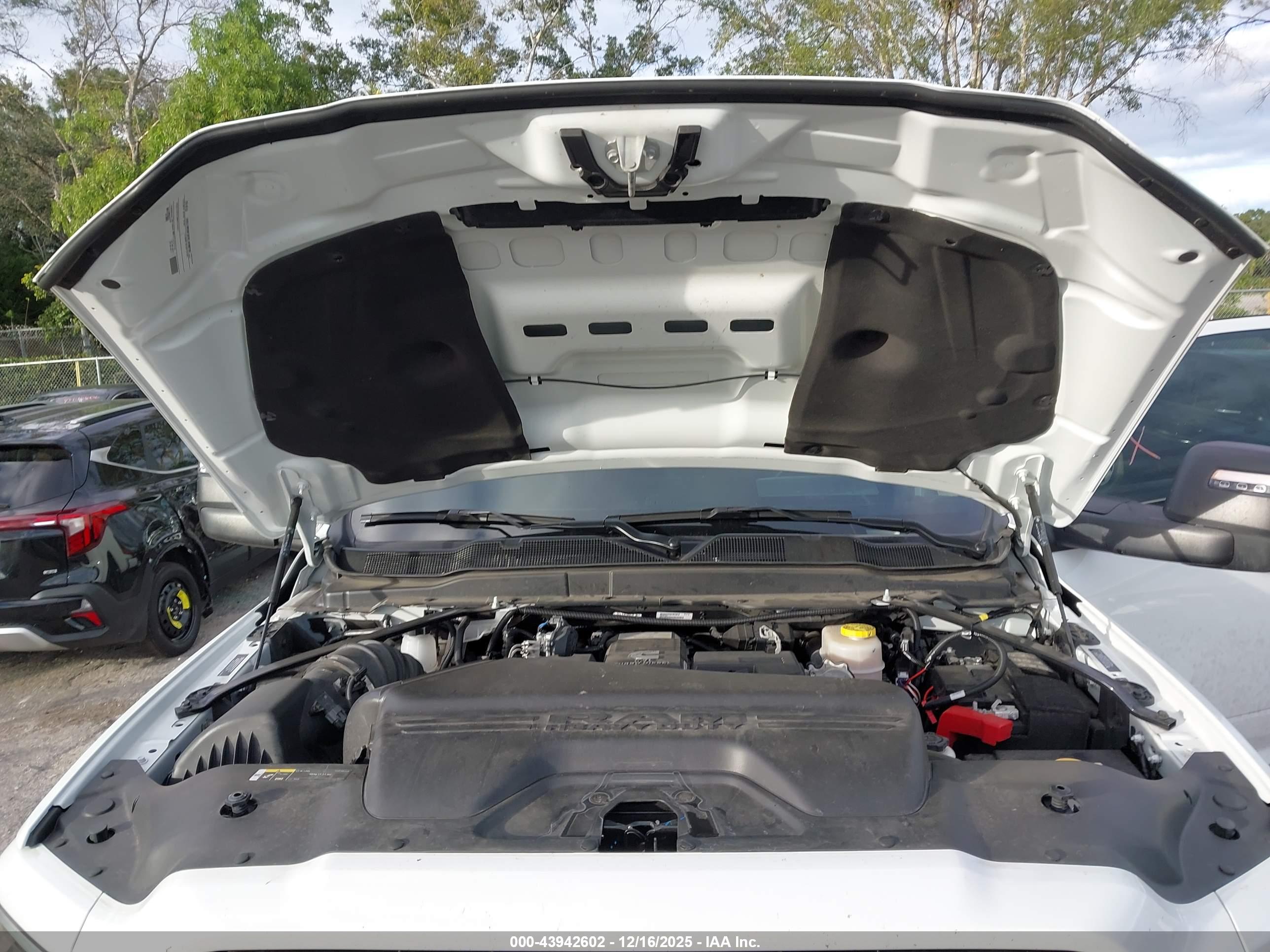 RAM 2500 image 10