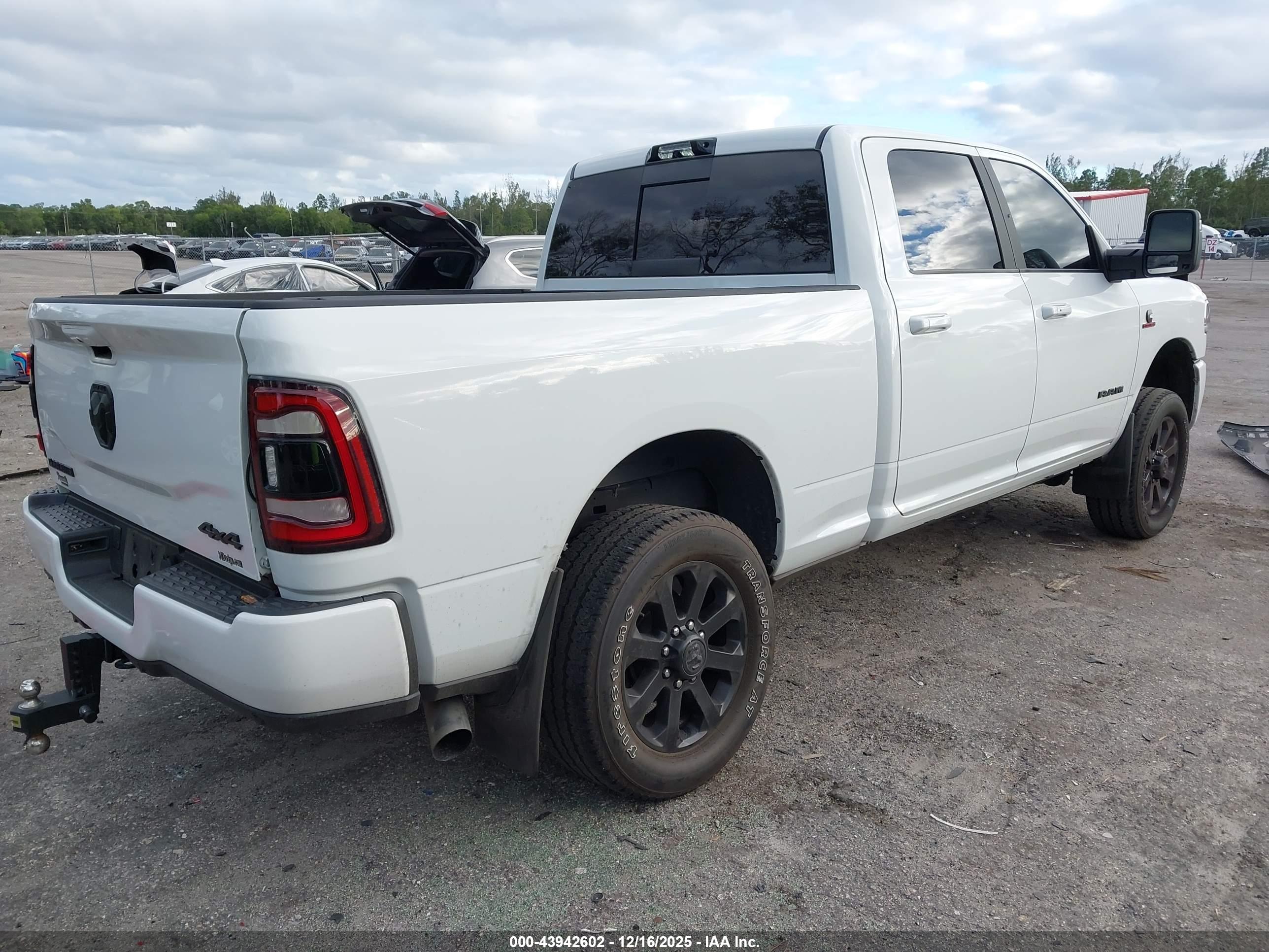 RAM 2500 image 4
