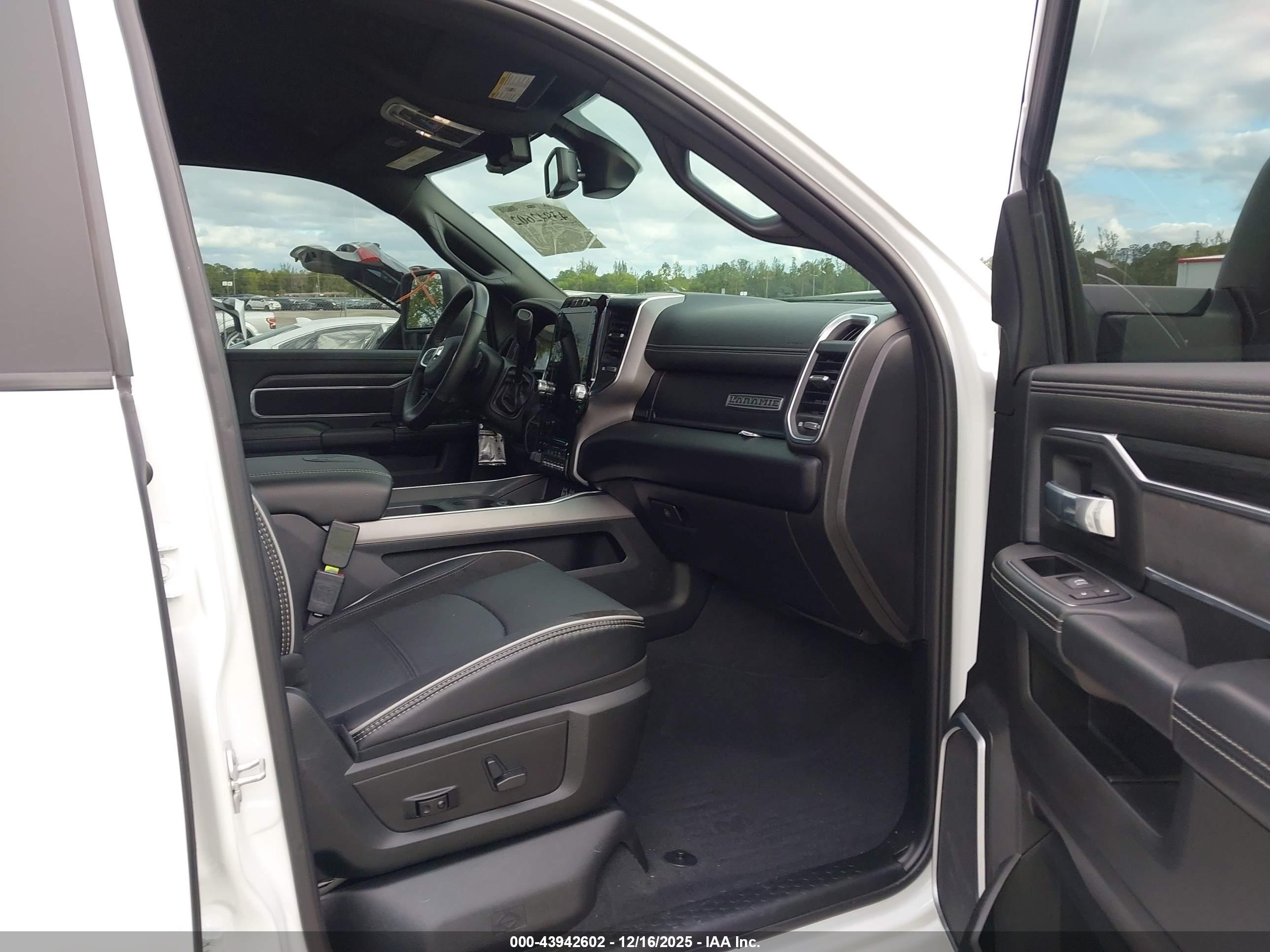 RAM 2500 image 5
