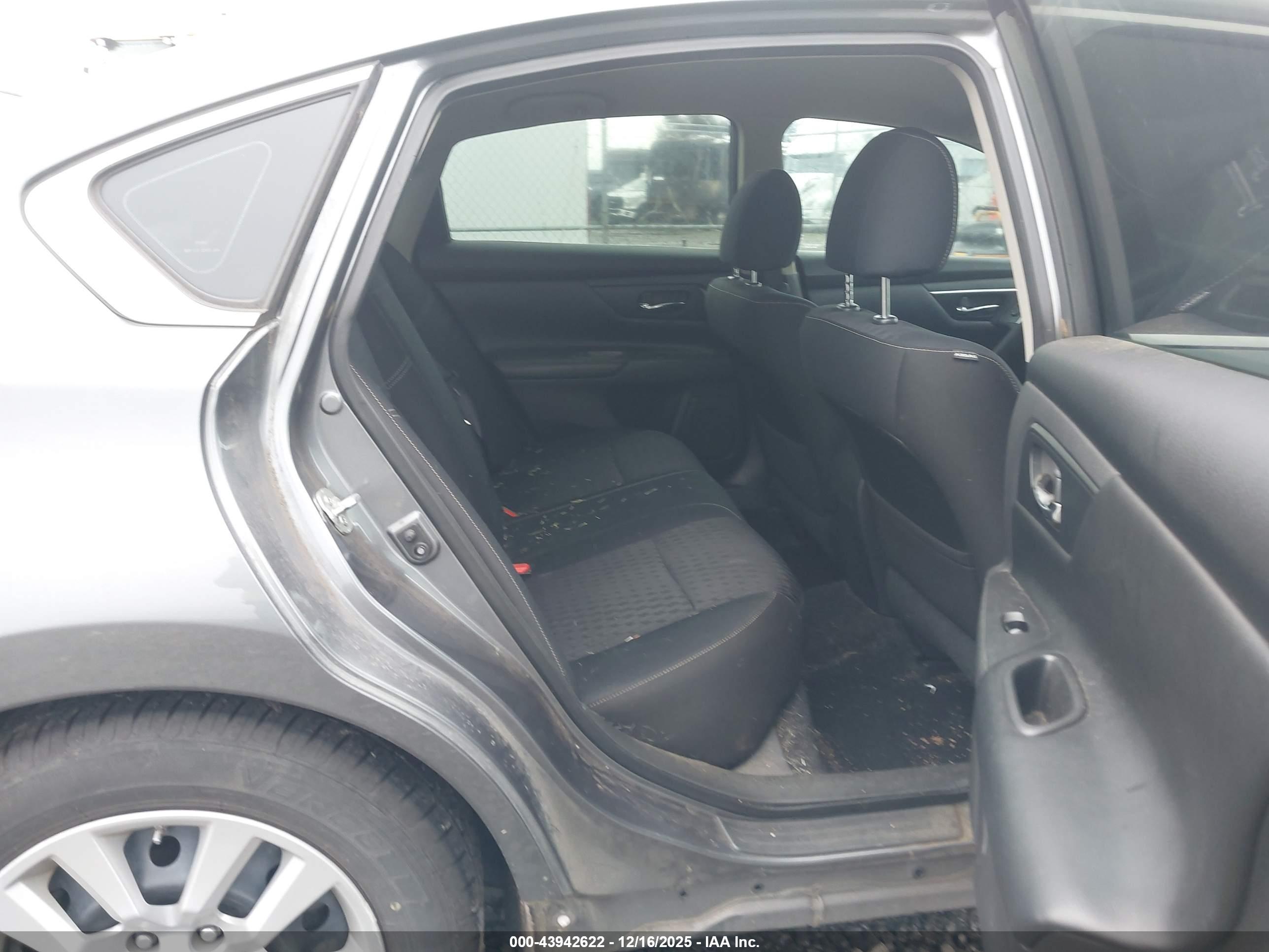 NISSAN ALTIMA image 8