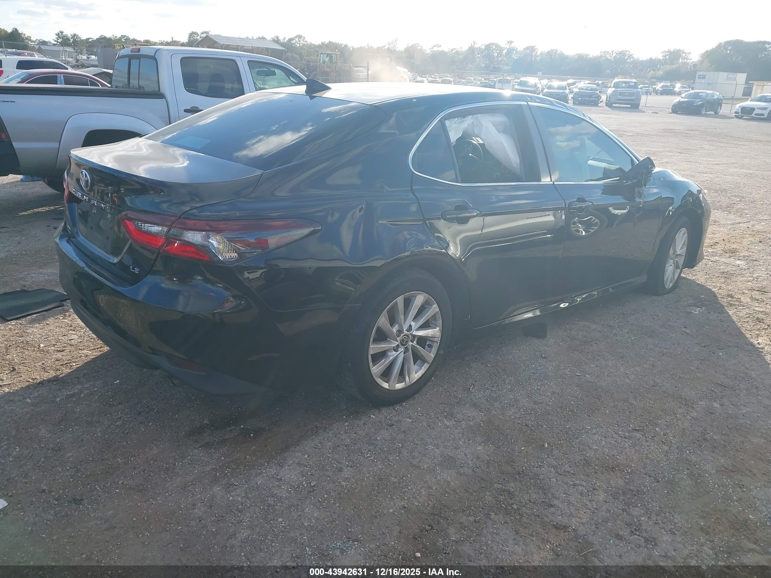 TOYOTA CAMRY image 4