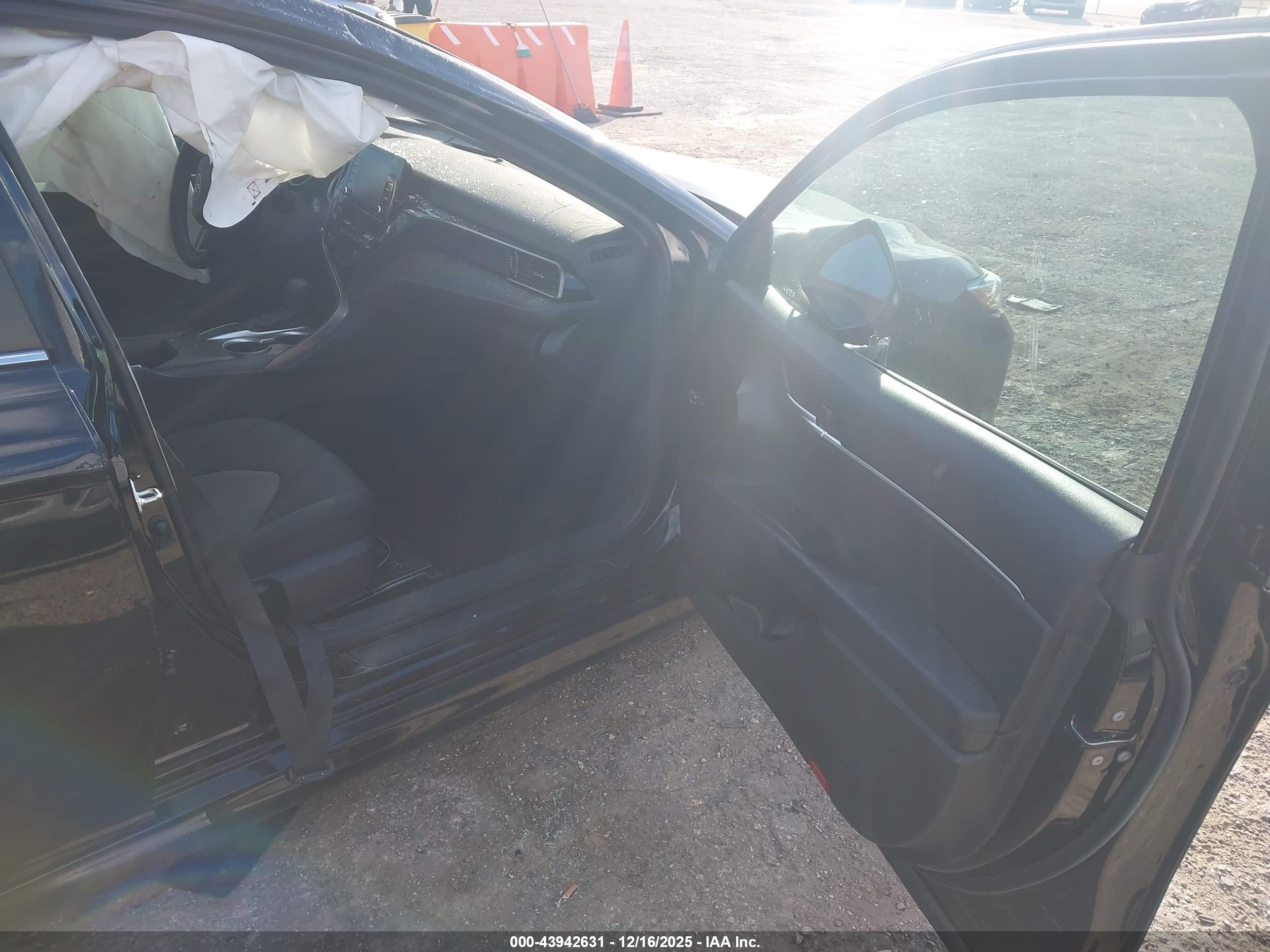 TOYOTA CAMRY image 5