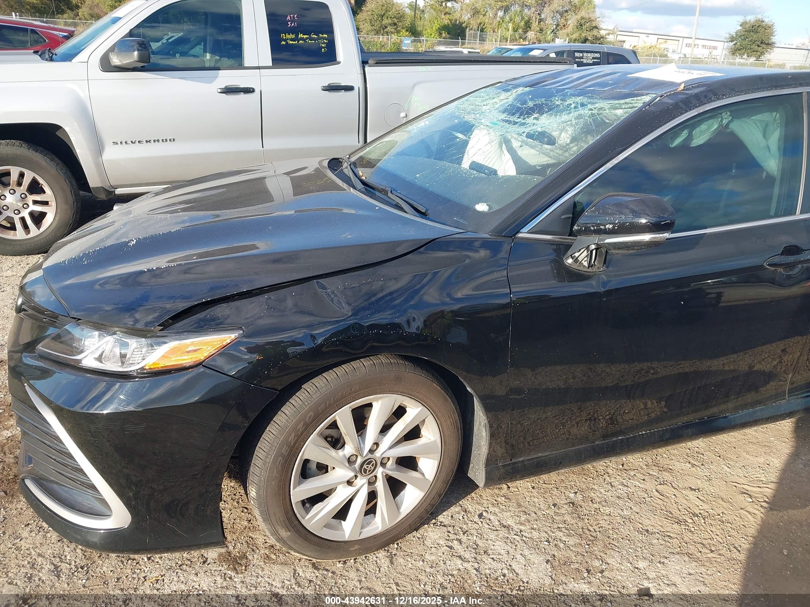 TOYOTA CAMRY image 6