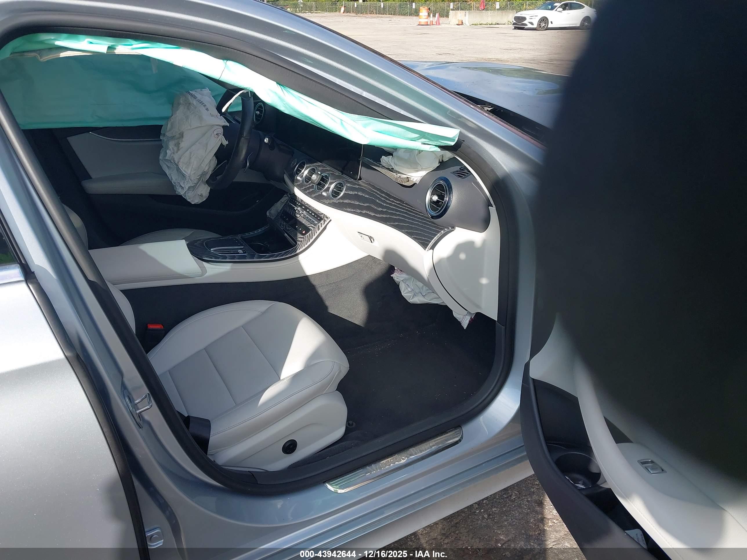 MERCEDES-BENZ E image 5