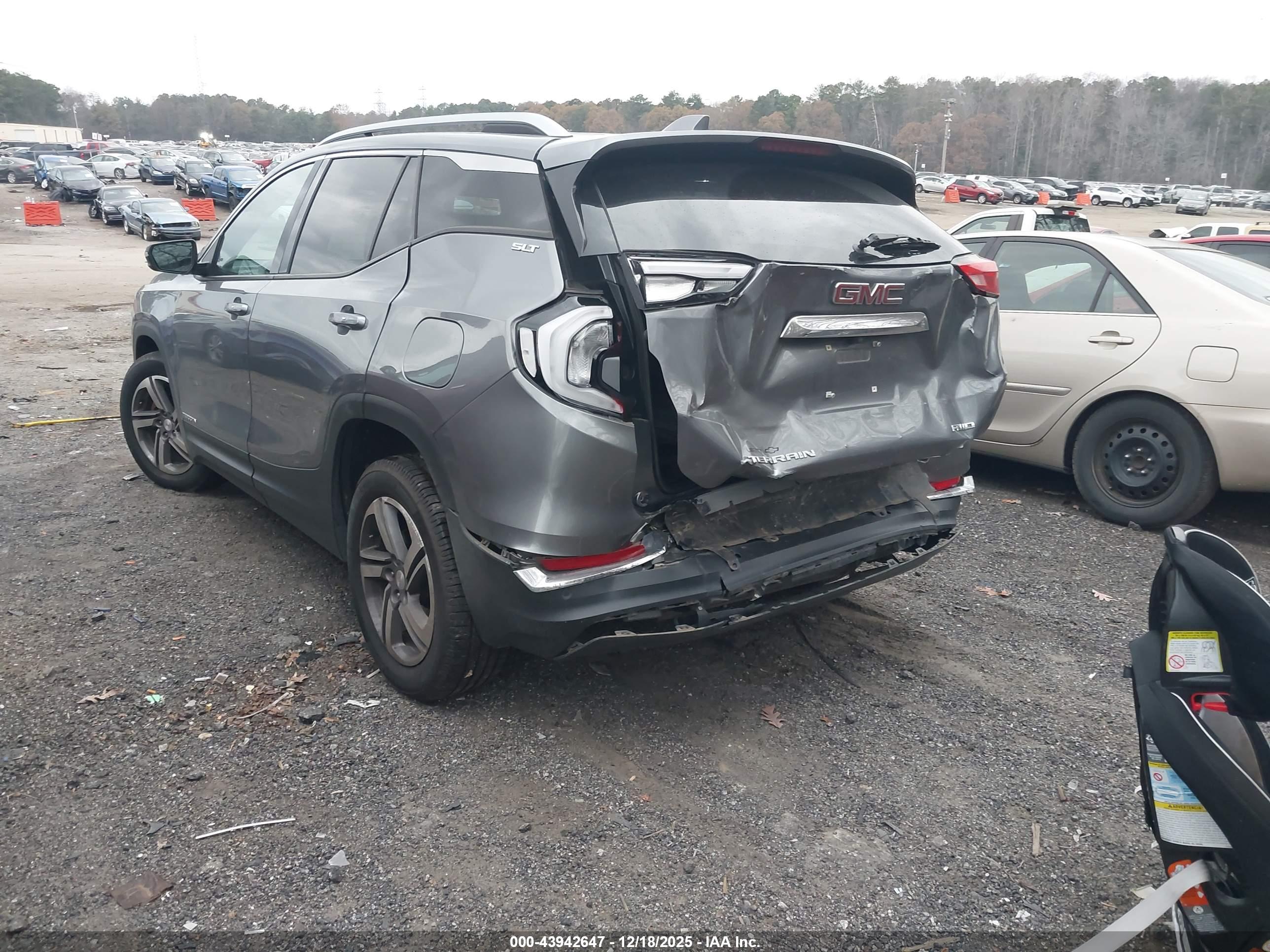 GMC TERRAIN image 3