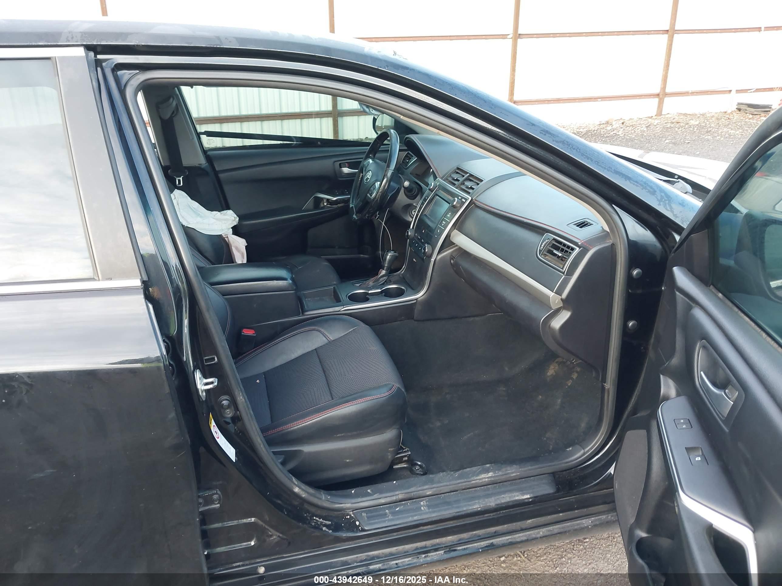 TOYOTA CAMRY image 5
