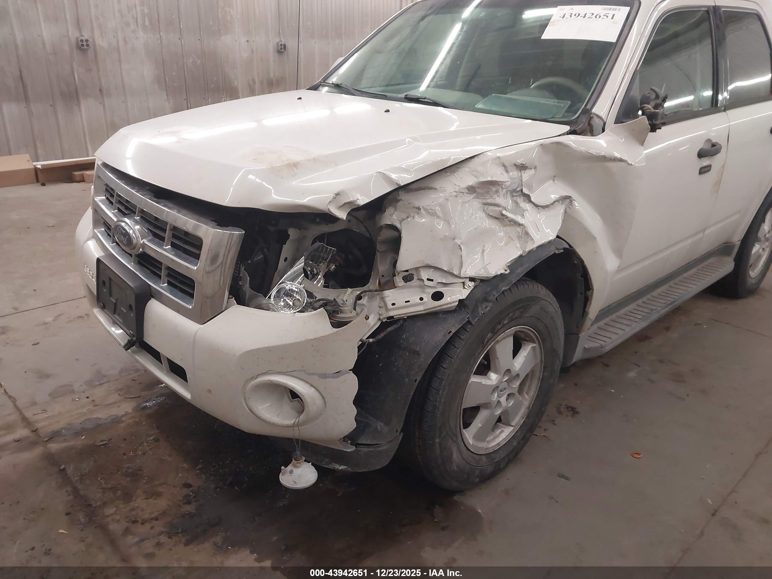 FORD ESCAPE image 6