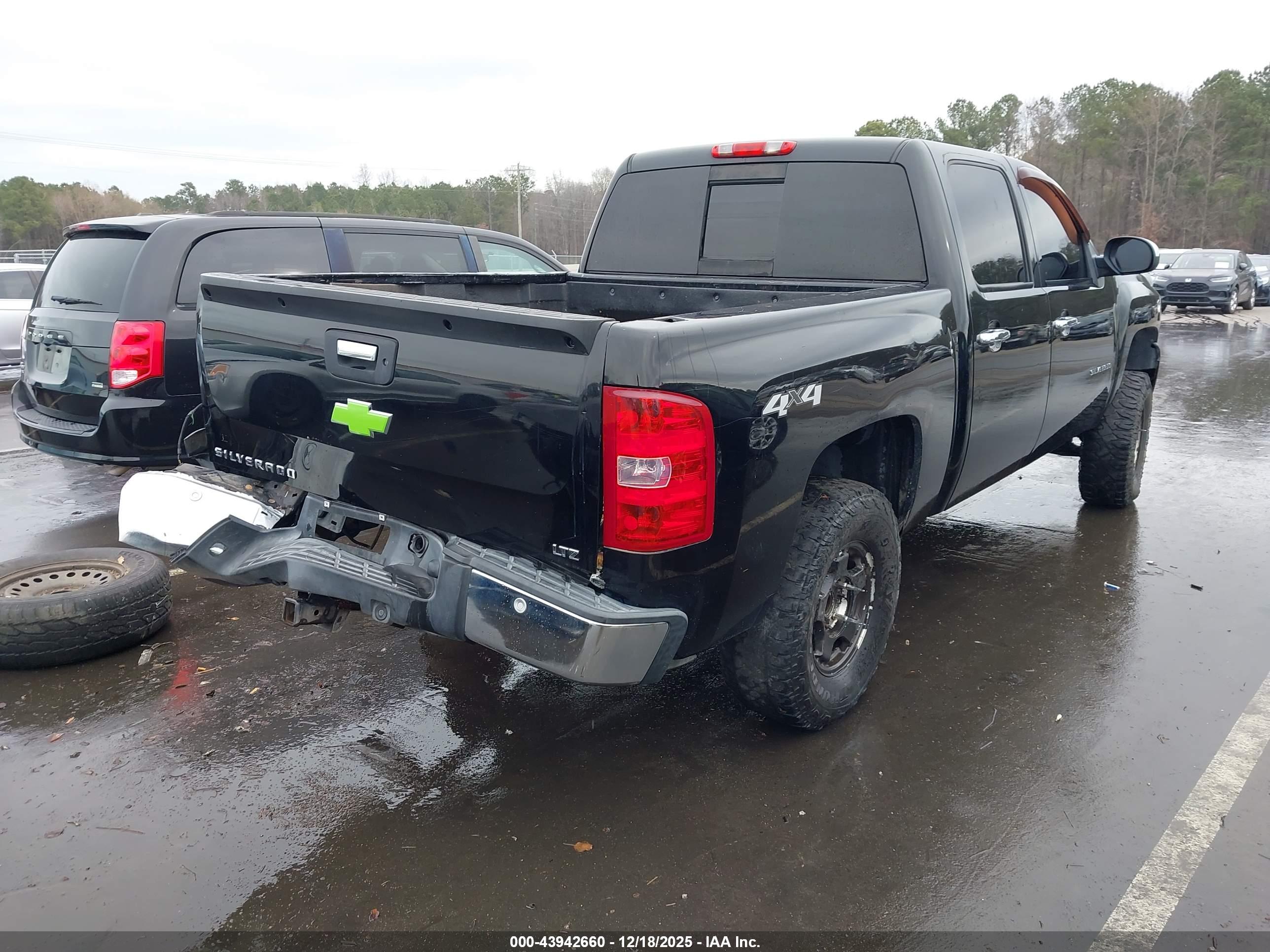 CHEVROLET SILVERADO image 4